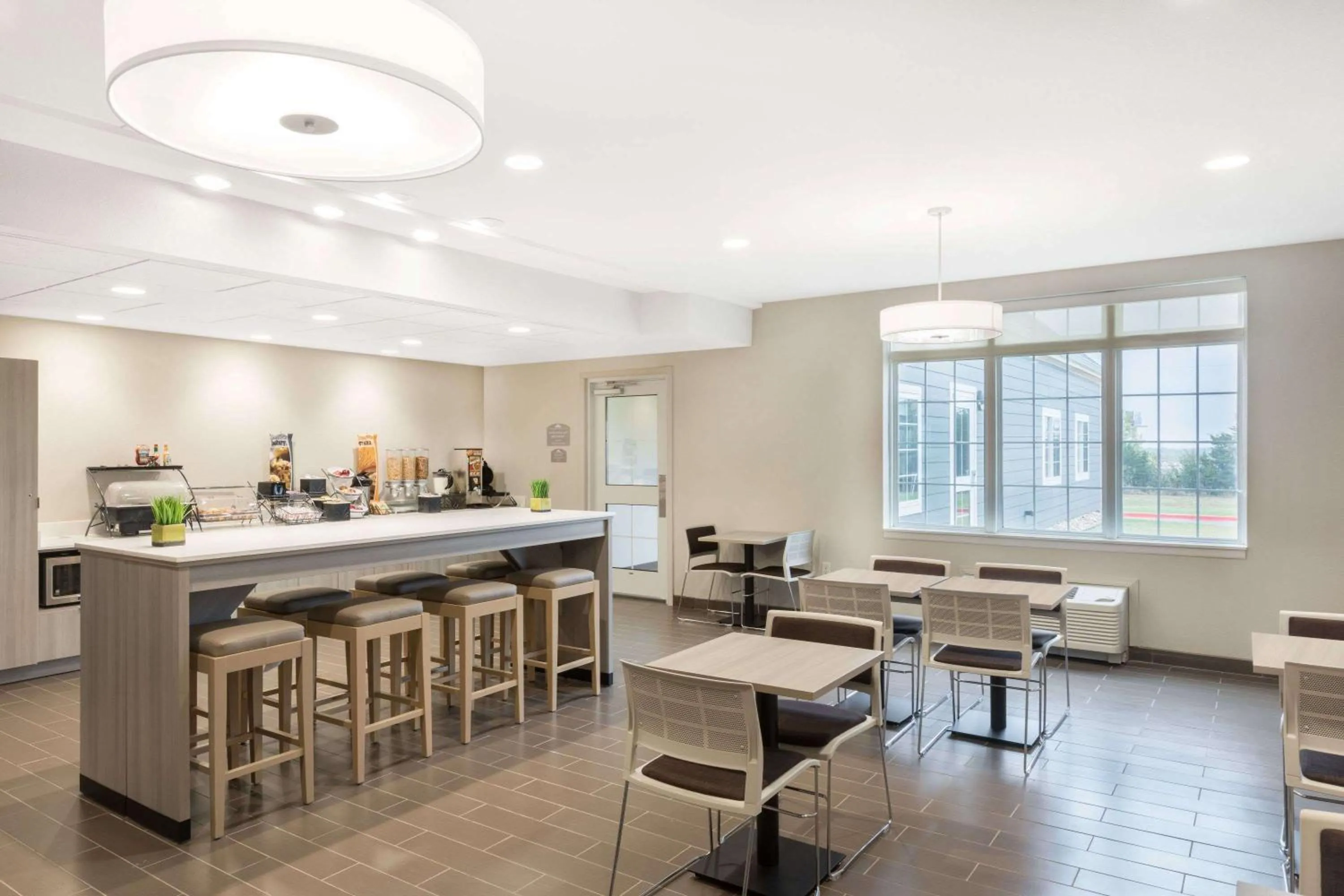 Restaurant/places to eat in Microtel Inn & Suites by Wyndham Perry