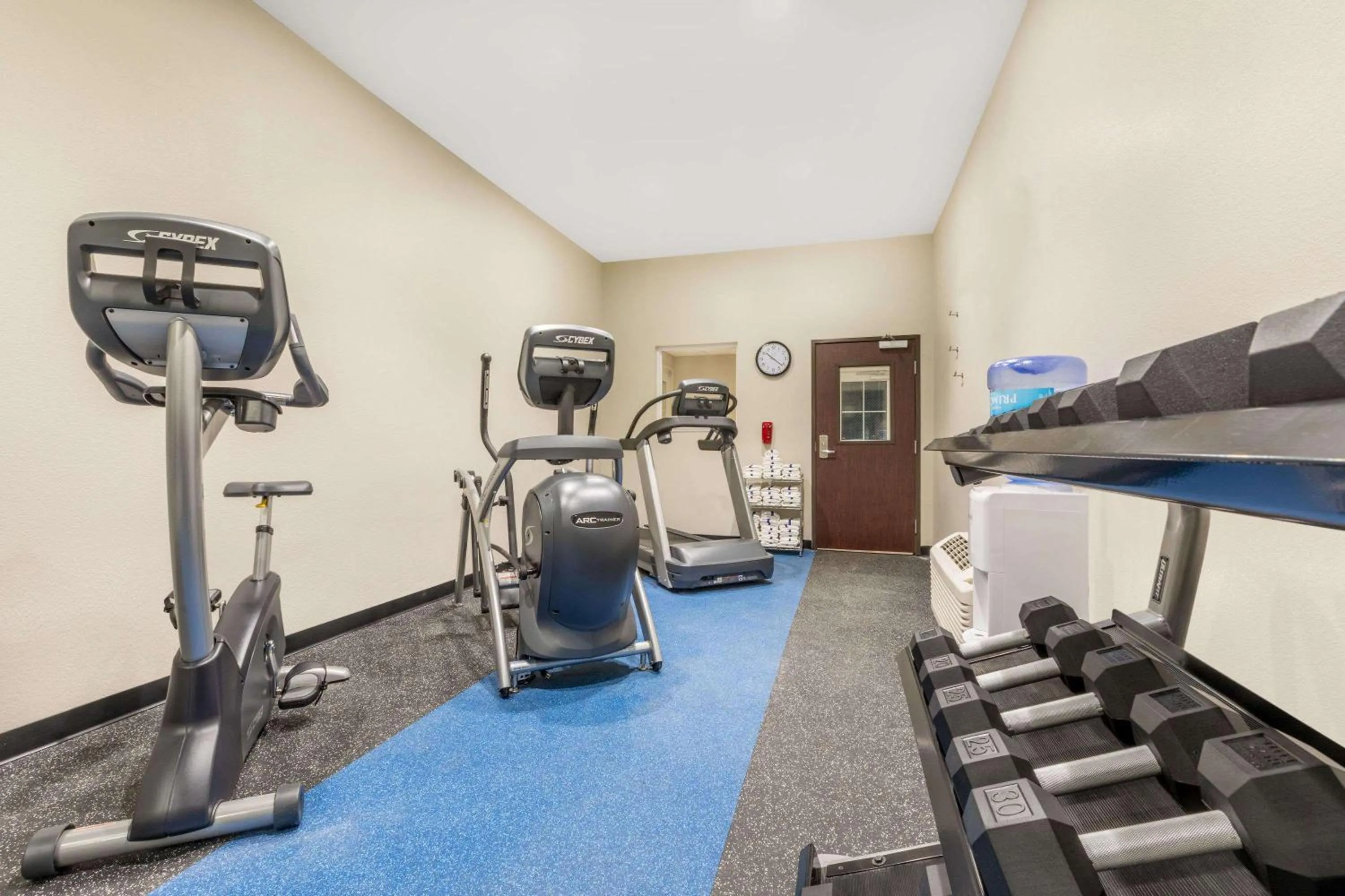 Fitness centre/facilities in Microtel Inn & Suites by Wyndham Perry