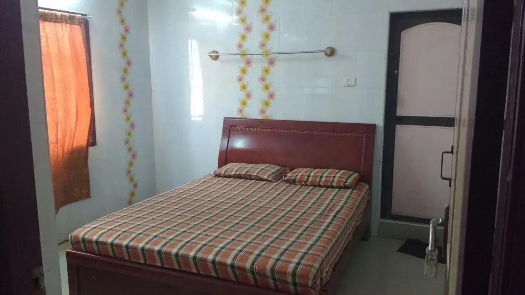 Photo of the whole room, Bed in New Regency