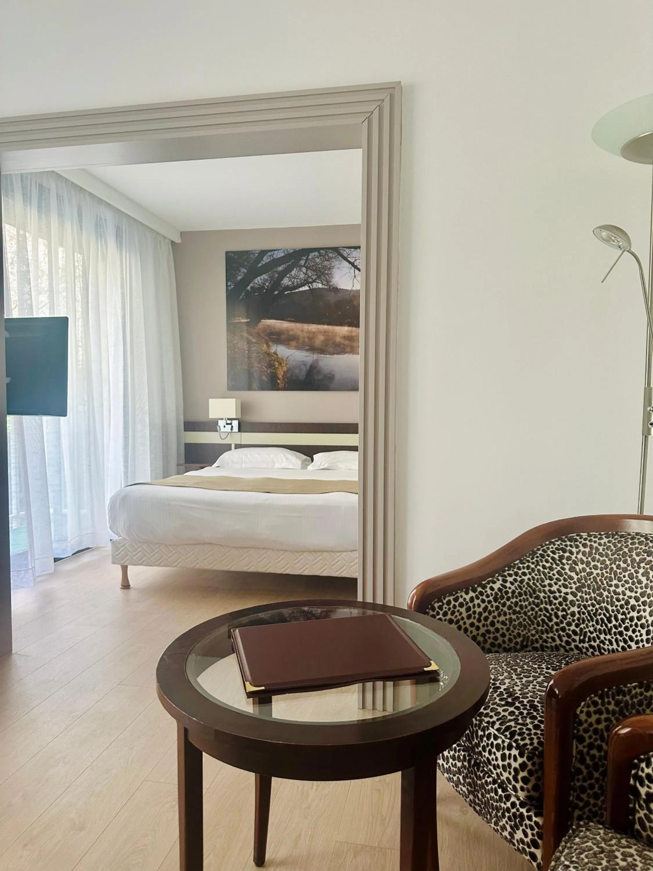 Bedroom, Bed in Villa Borghese, The Originals Relais