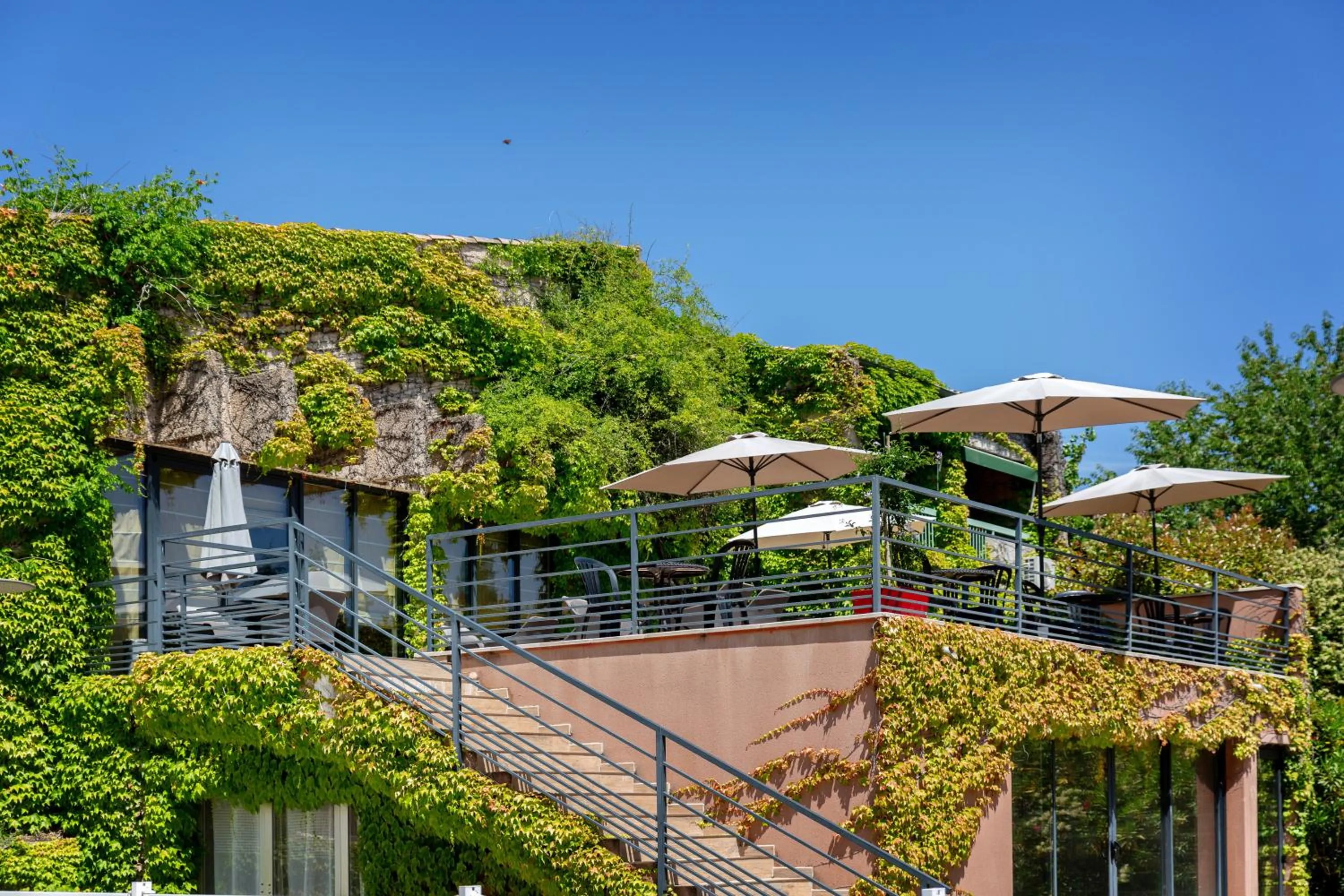 Property building in Hôtel & Résidence Lou Paradou Gréoux Les Bains
