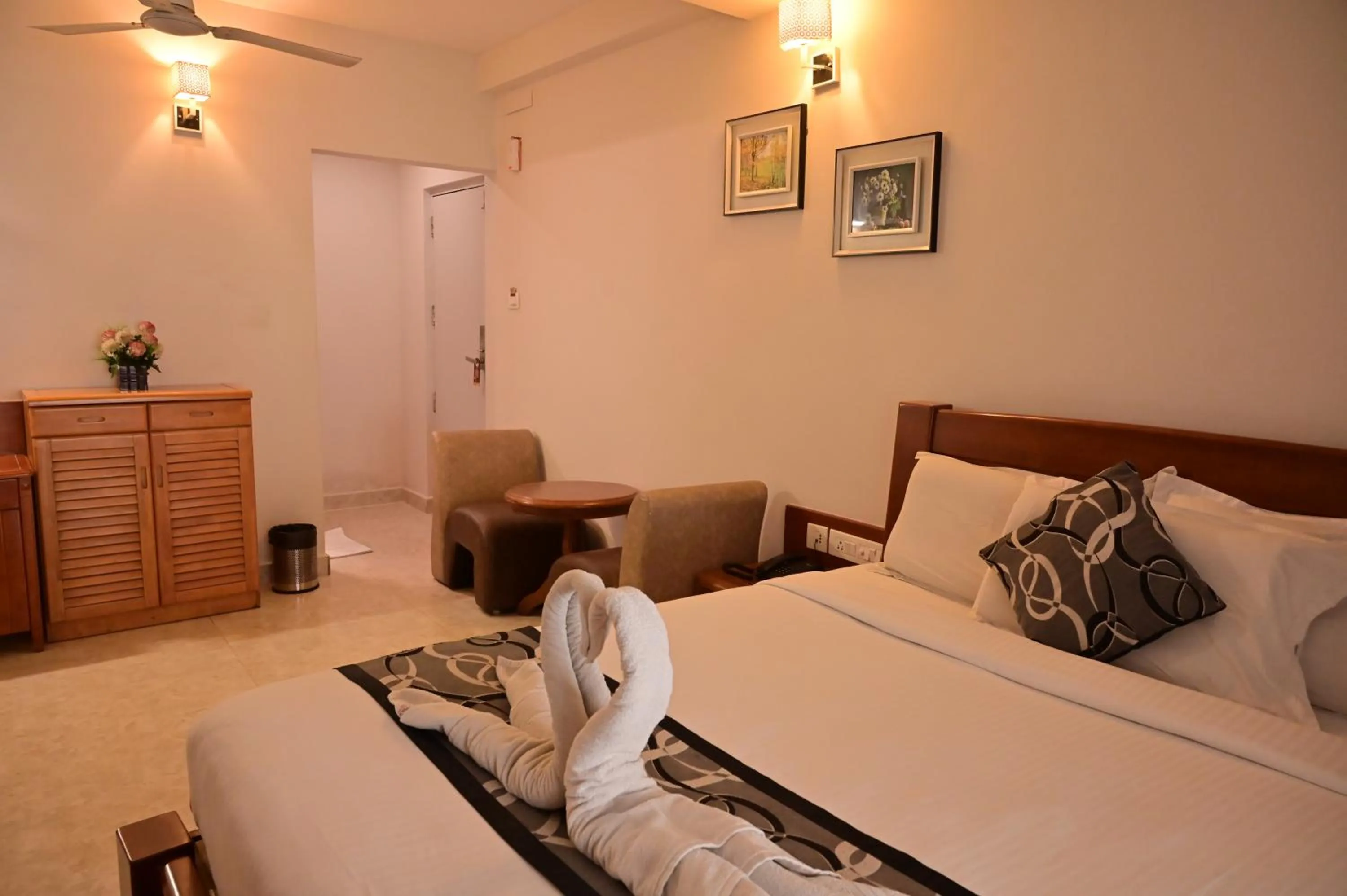 Photo of the whole room, Bed in Grand Cascade Chennai