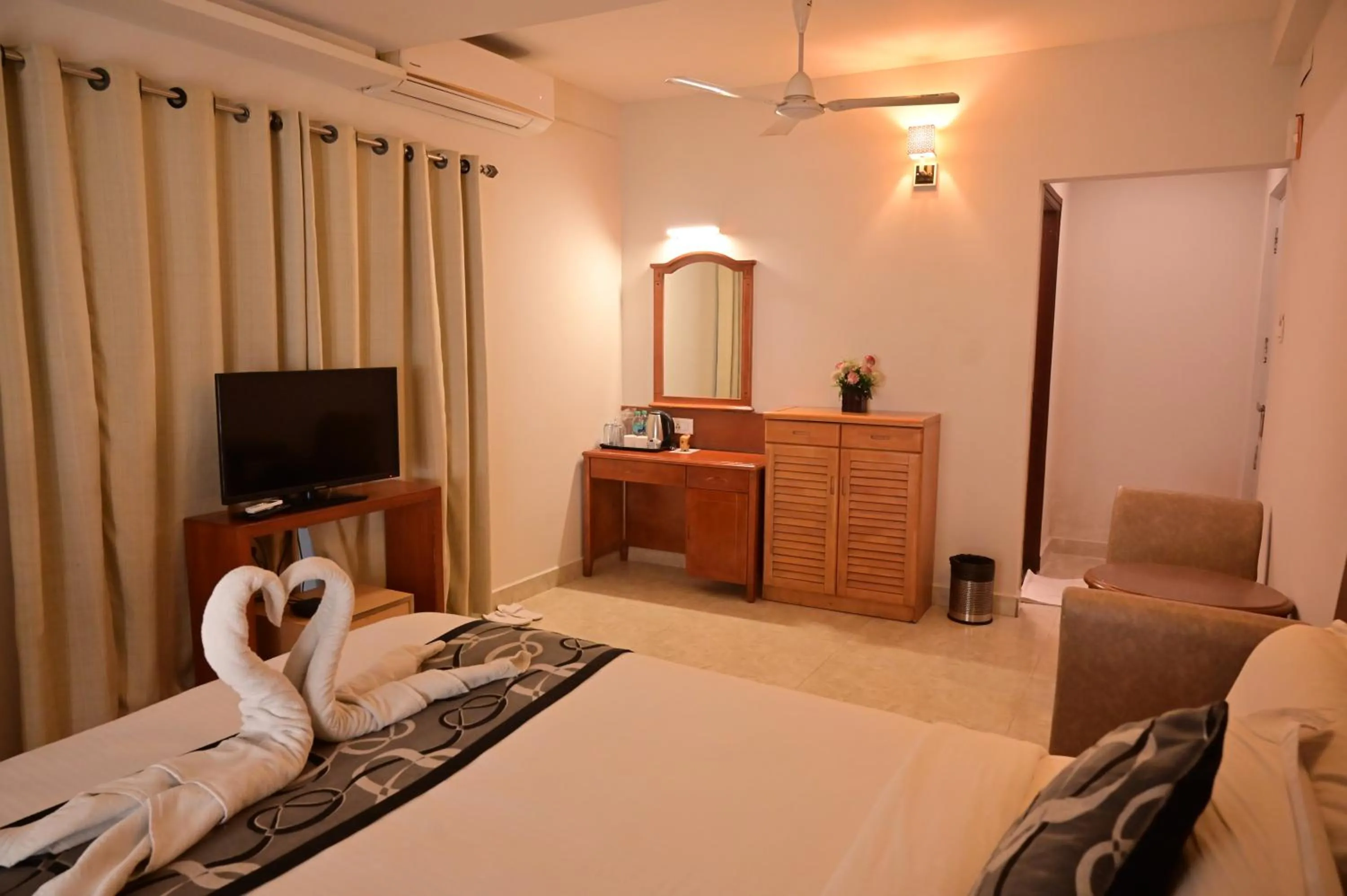 Photo of the whole room, Bed in Grand Cascade Chennai
