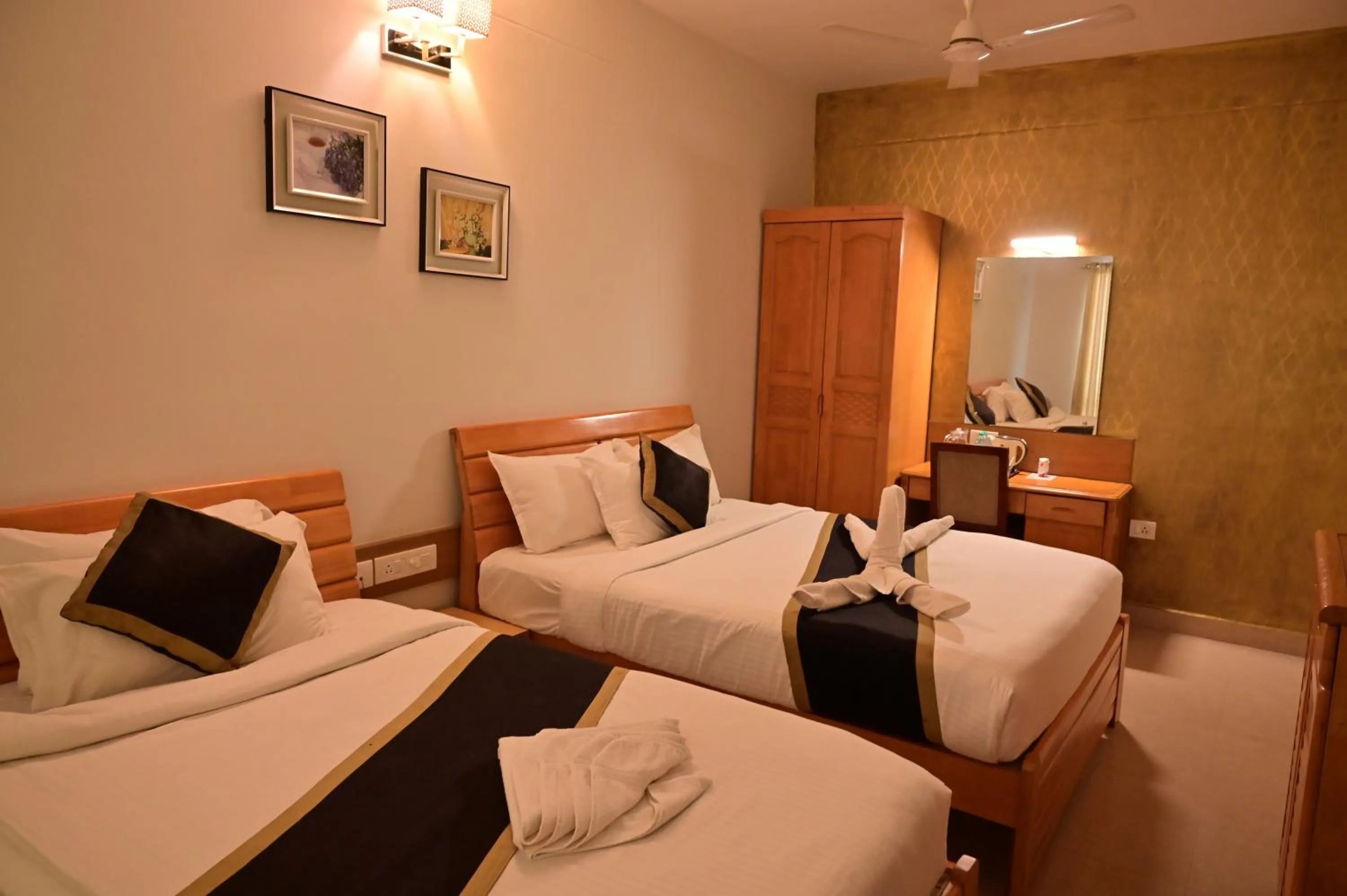 Photo of the whole room, Bed in Grand Cascade Chennai