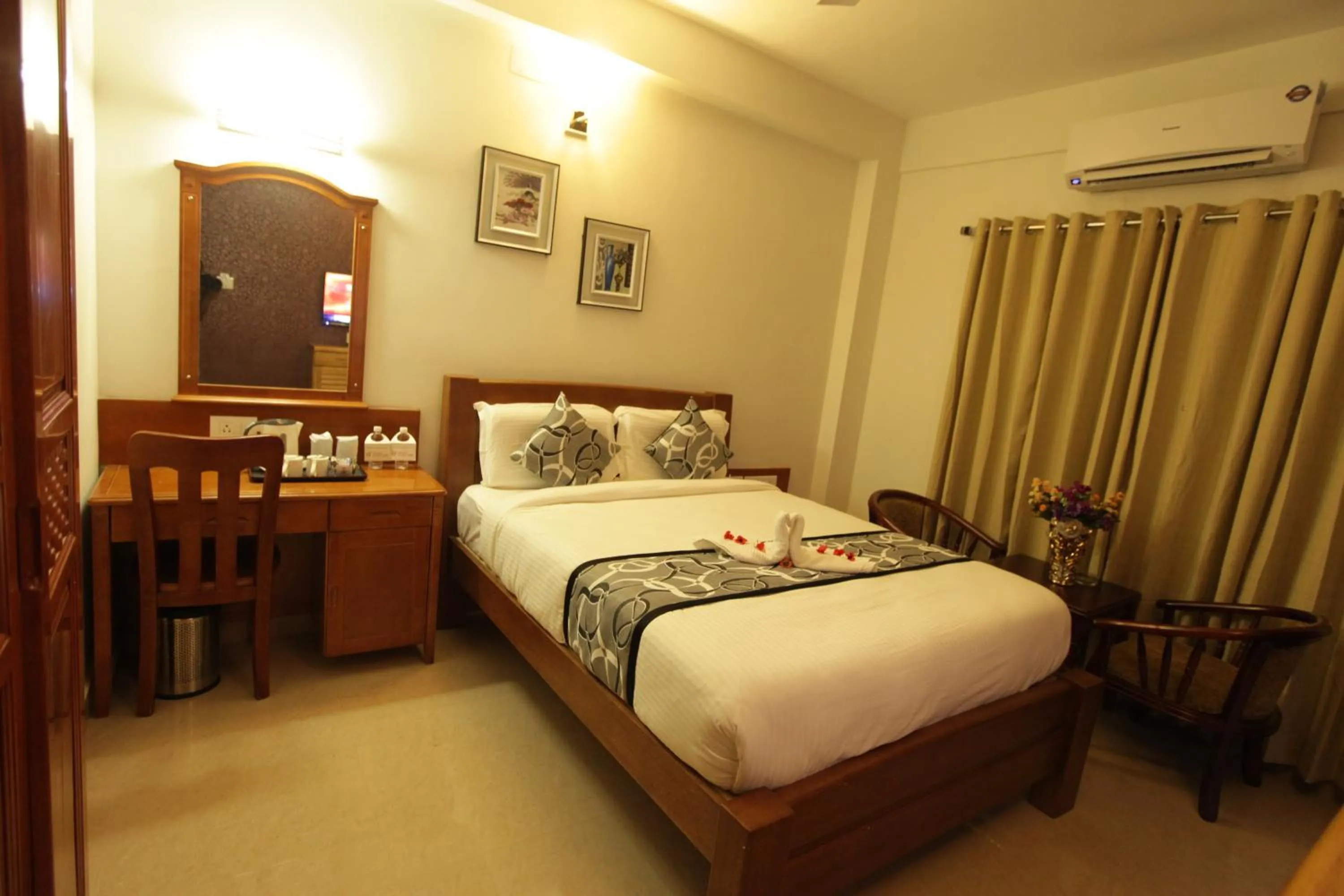 Photo of the whole room, Bed in Grand Cascade Chennai