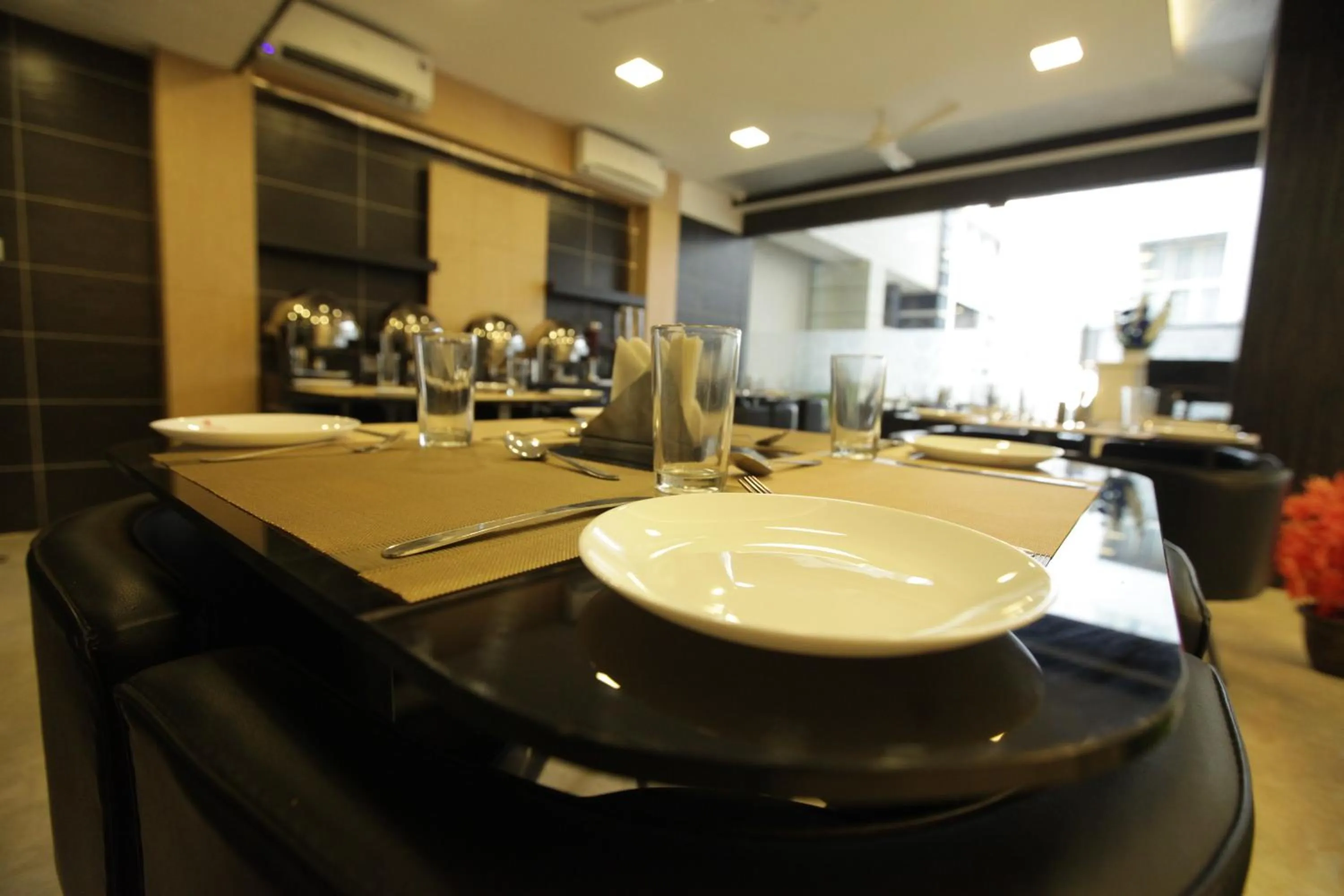 Restaurant/places to eat in Grand Cascade Chennai