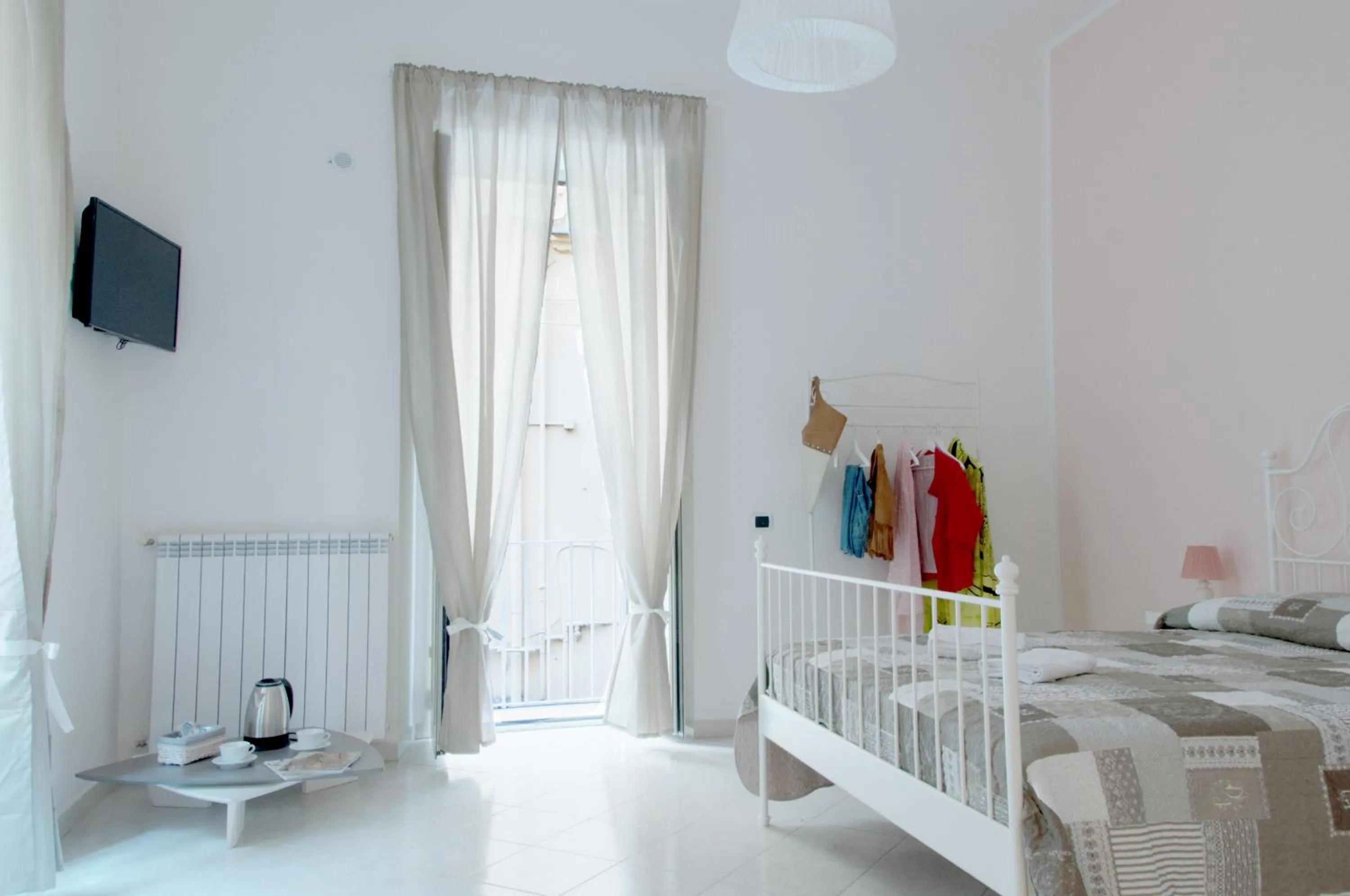 Photo of the whole room, Bed in Sfumature Partenopee