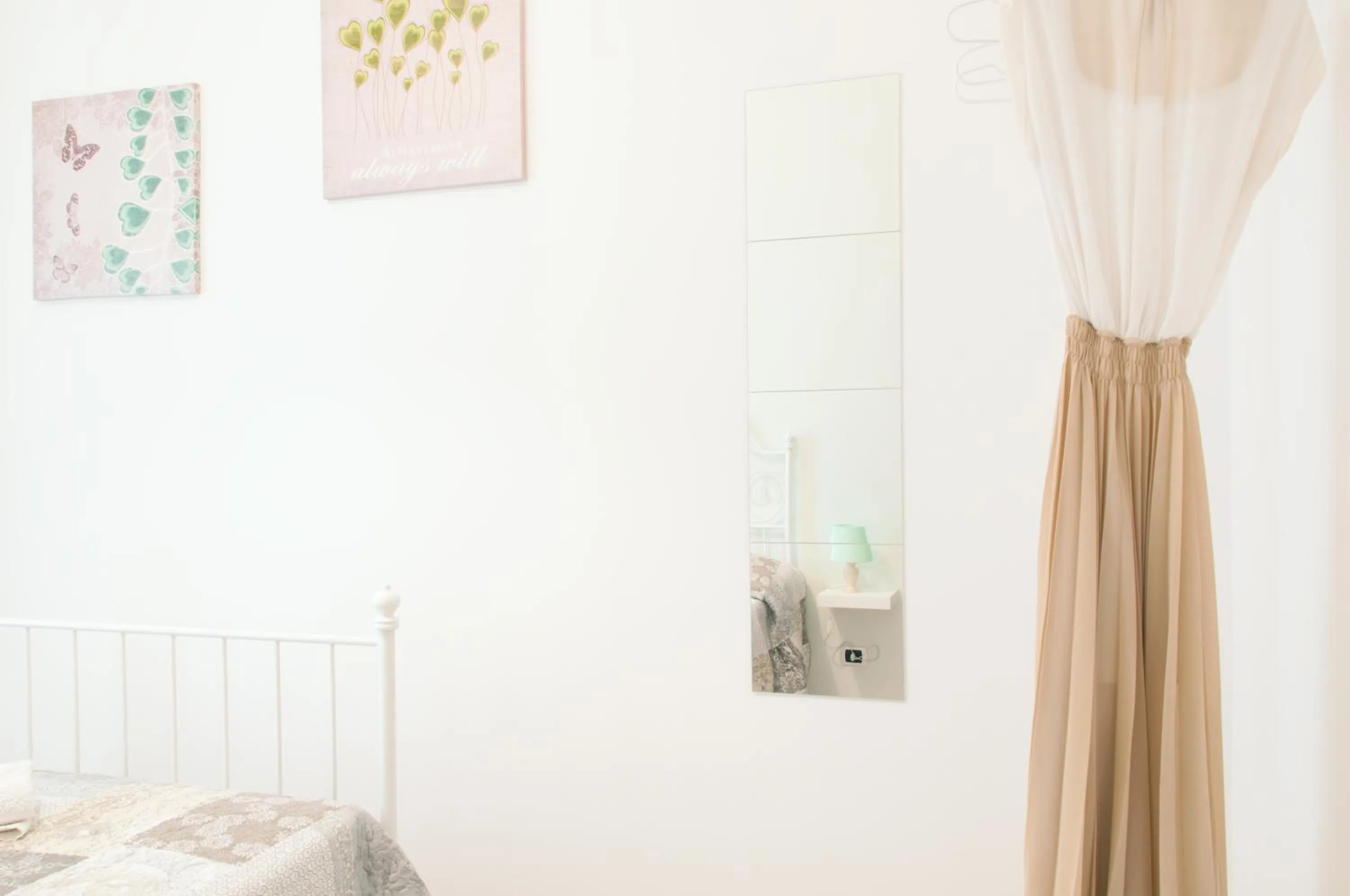 Decorative detail, Bed in Sfumature Partenopee