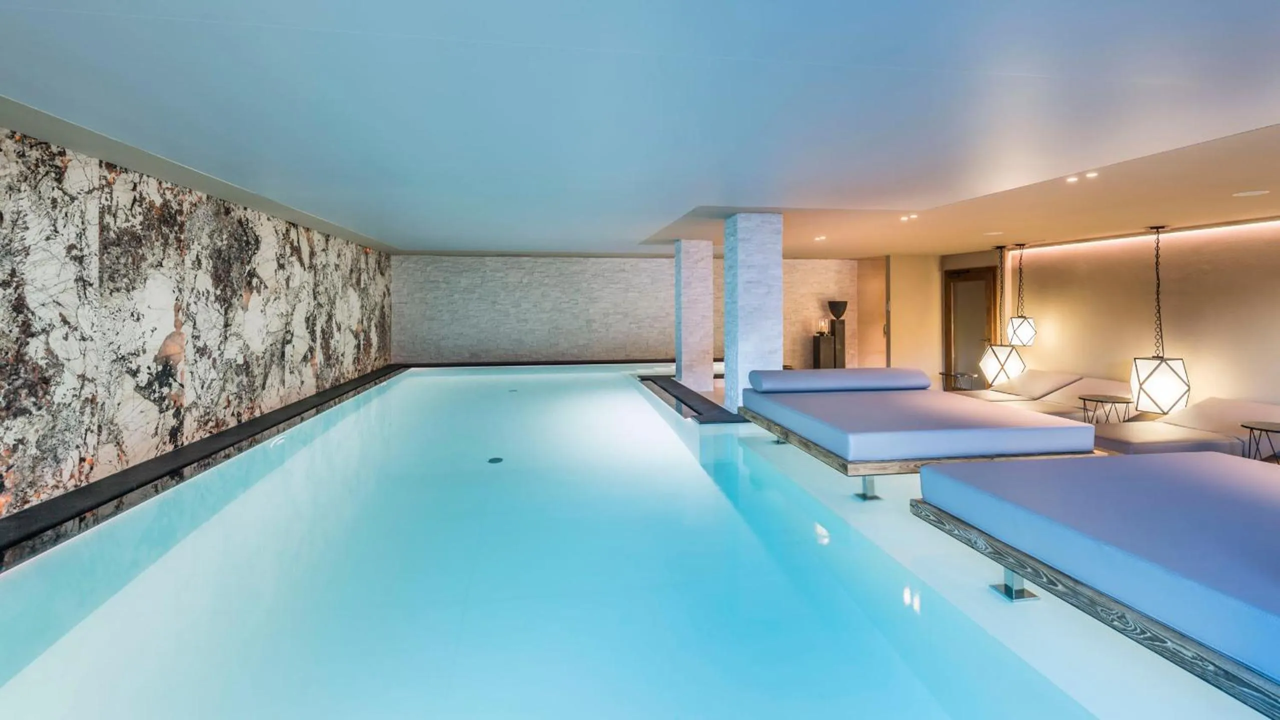 Swimming pool, Bed in Hotel Montchalet