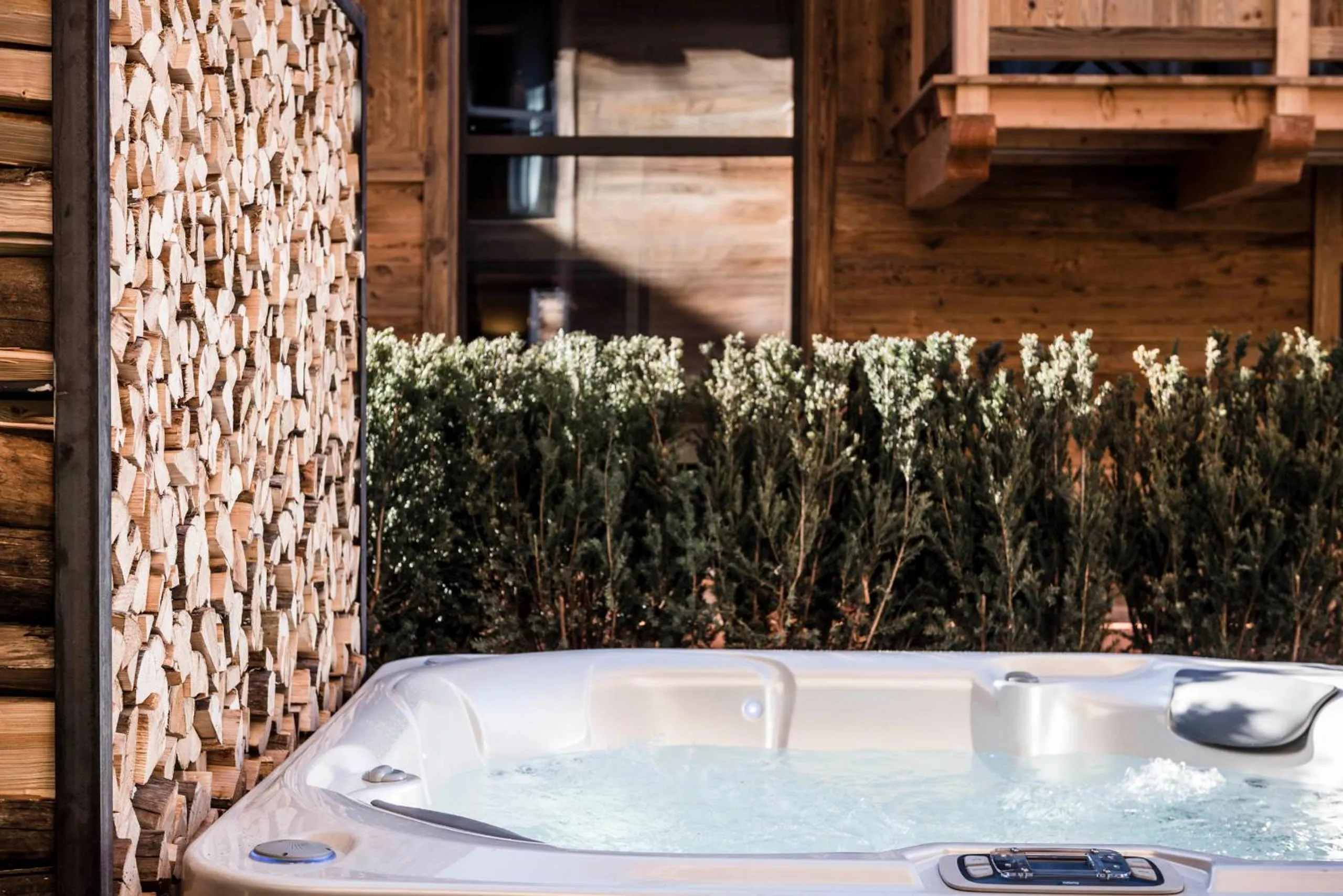 Hot Tub in Hotel Montchalet