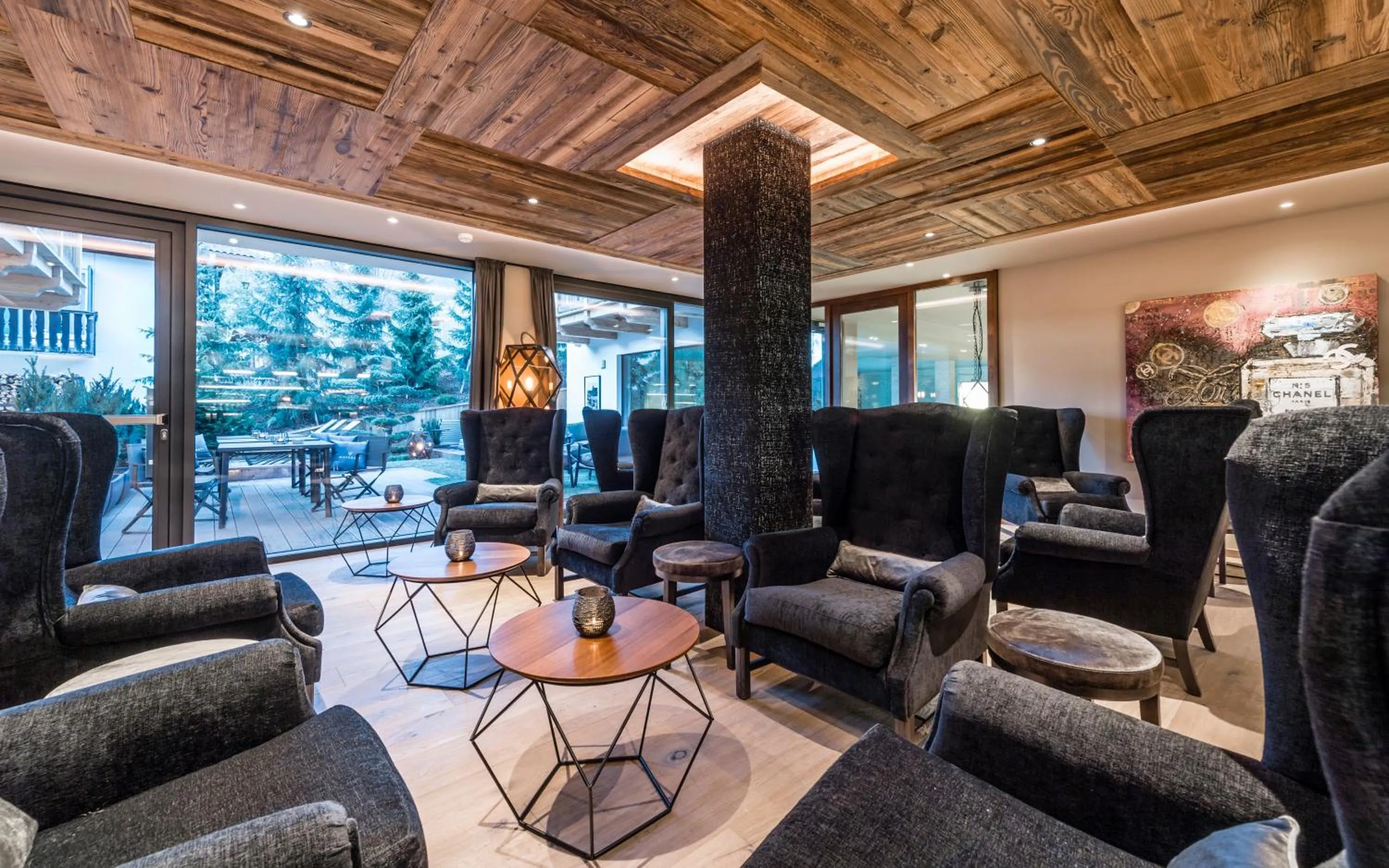 Lounge or bar in Hotel Montchalet