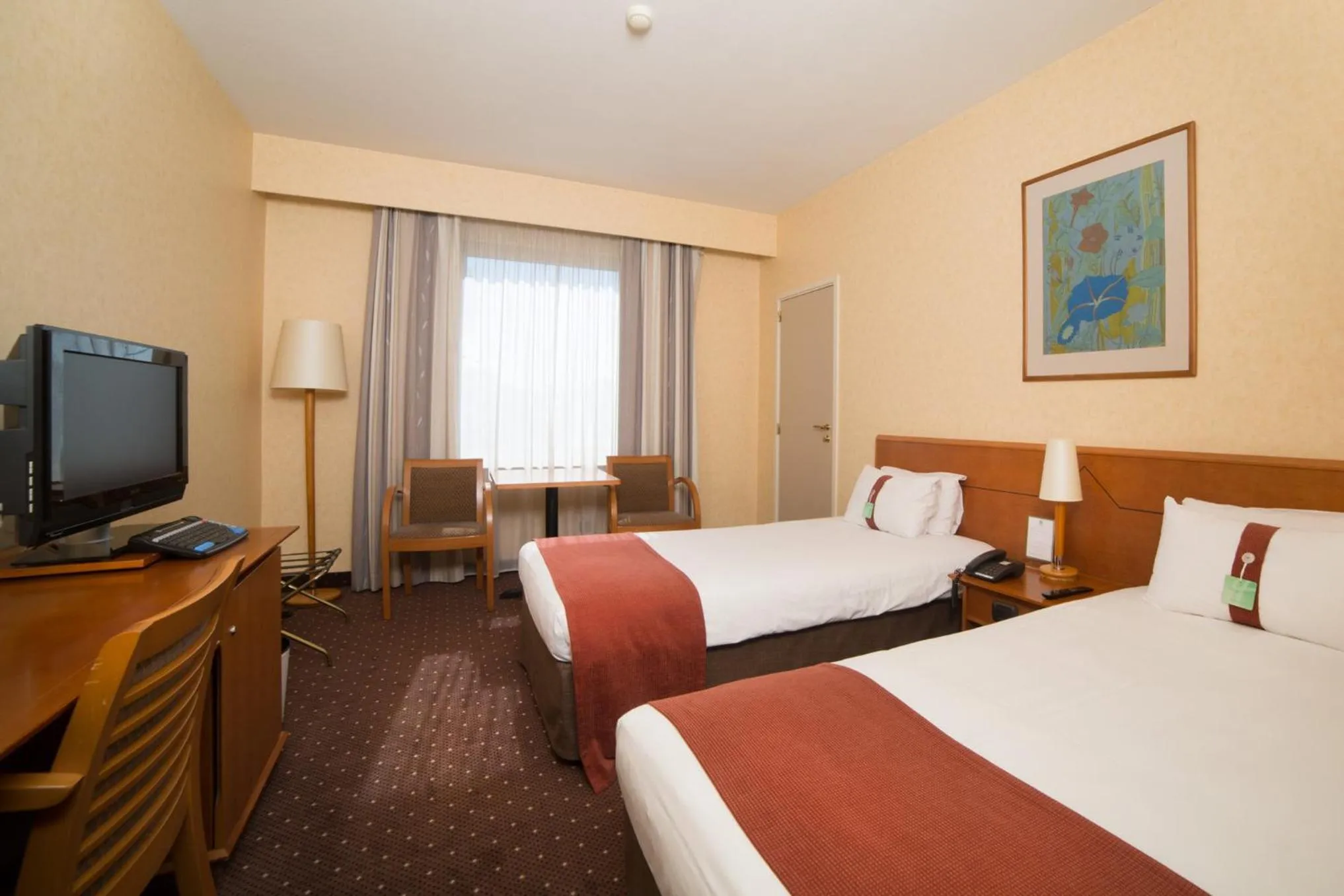 Photo of the whole room, Bed in Holiday Inn Gent Expo by IHG