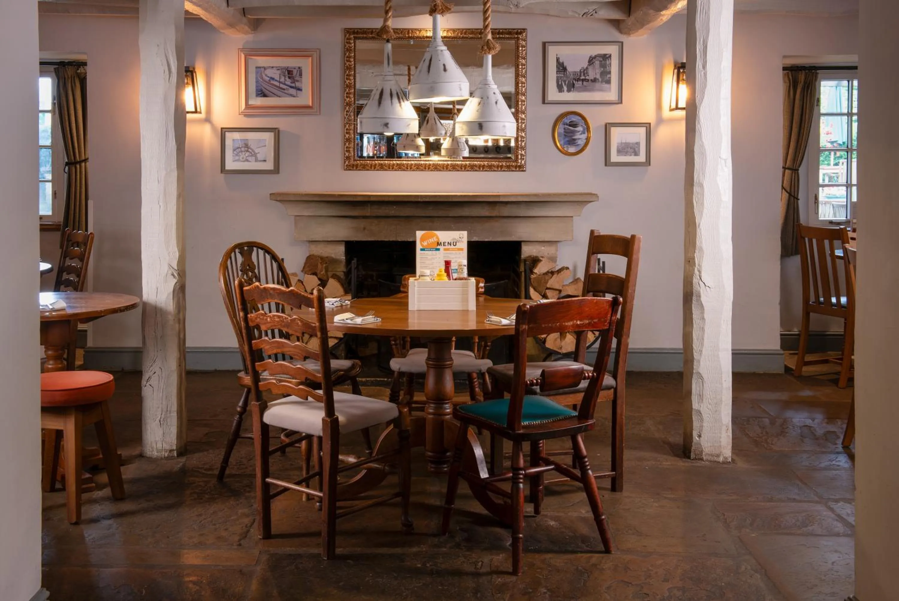 Restaurant/places to eat in Lodge at Solent