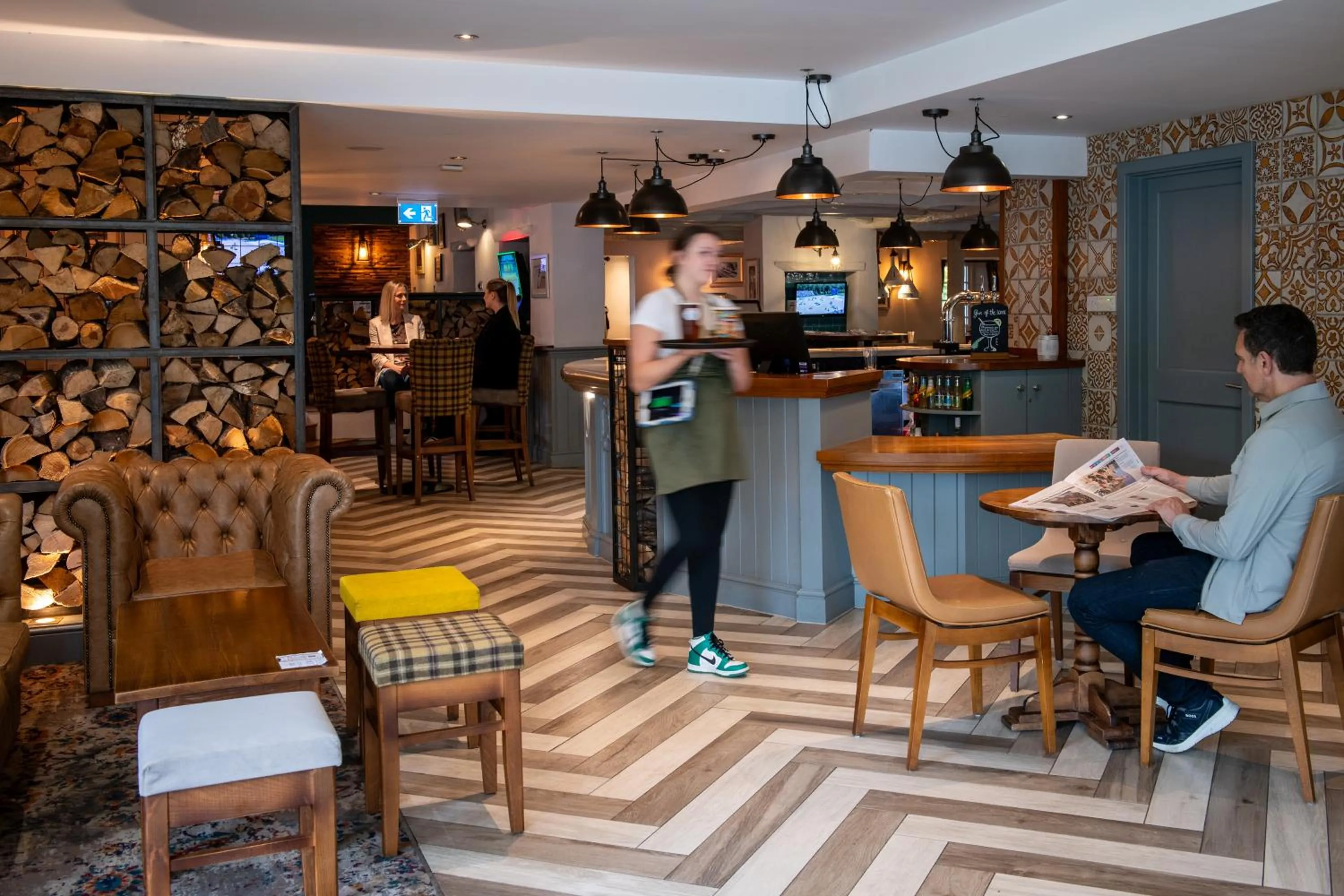 Restaurant/places to eat in Lodge at Solent