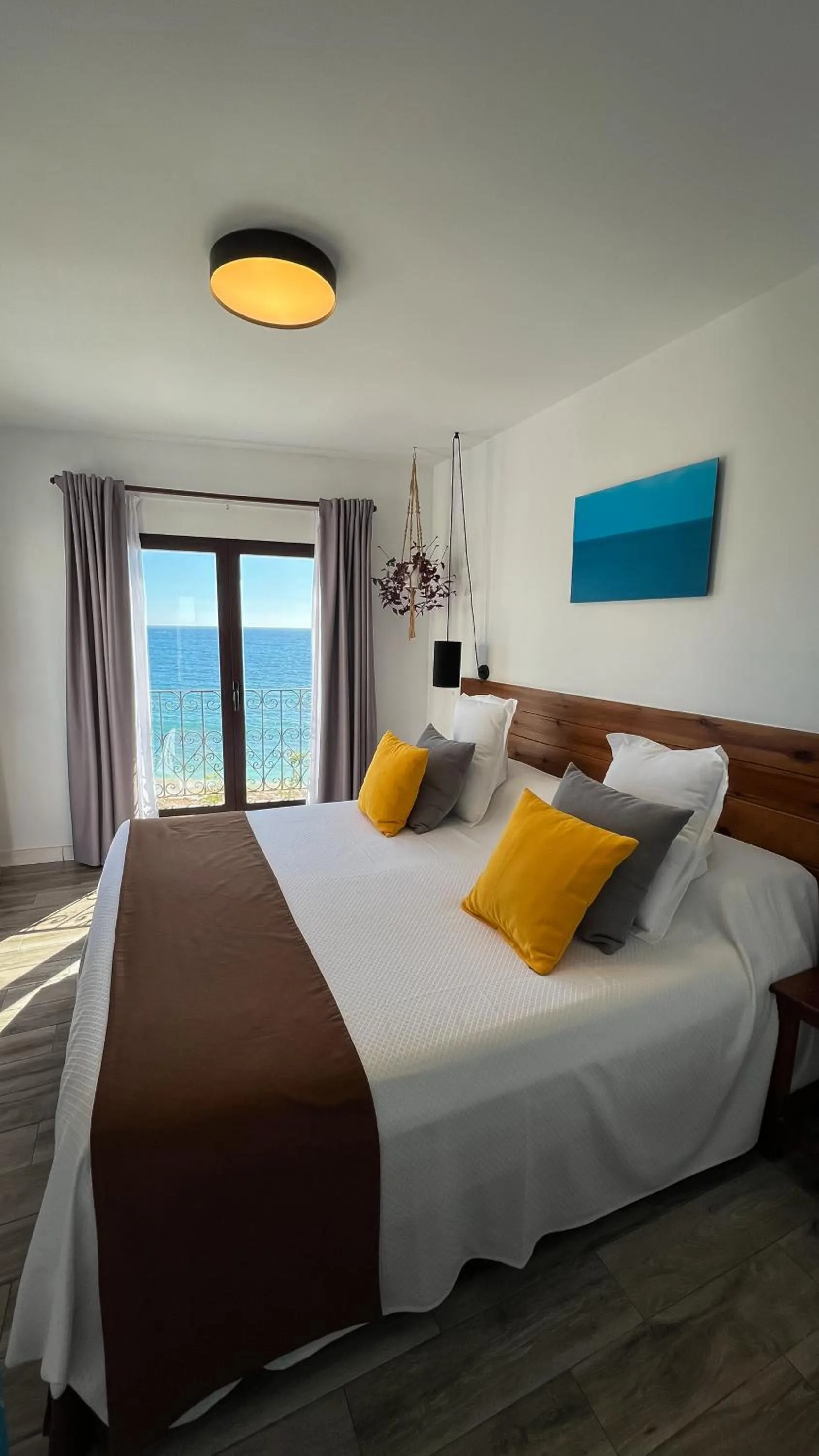 Property building, Bed in Hostal Boutique Casa del Mar Altea