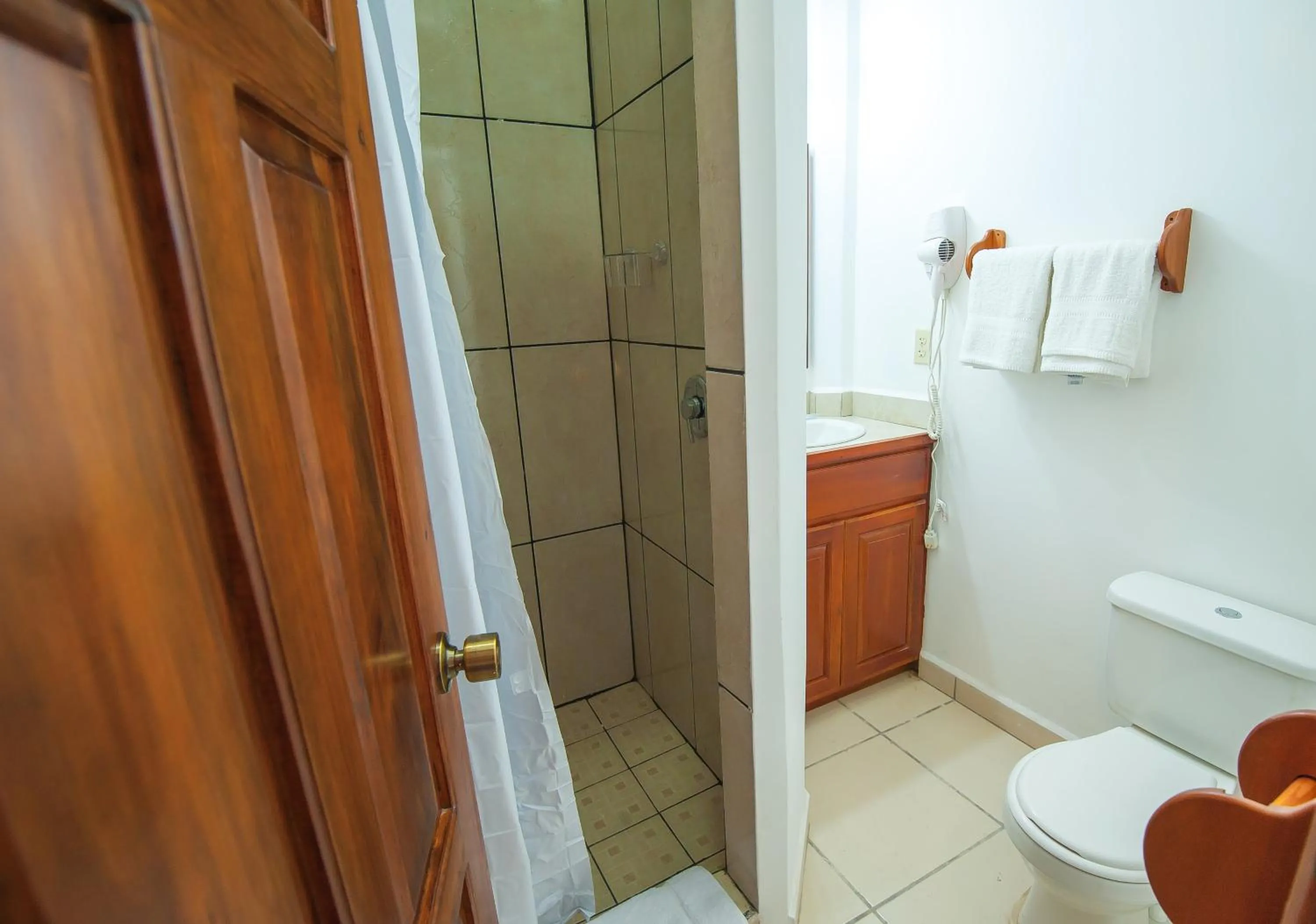 Shower in Hotel Los Corales