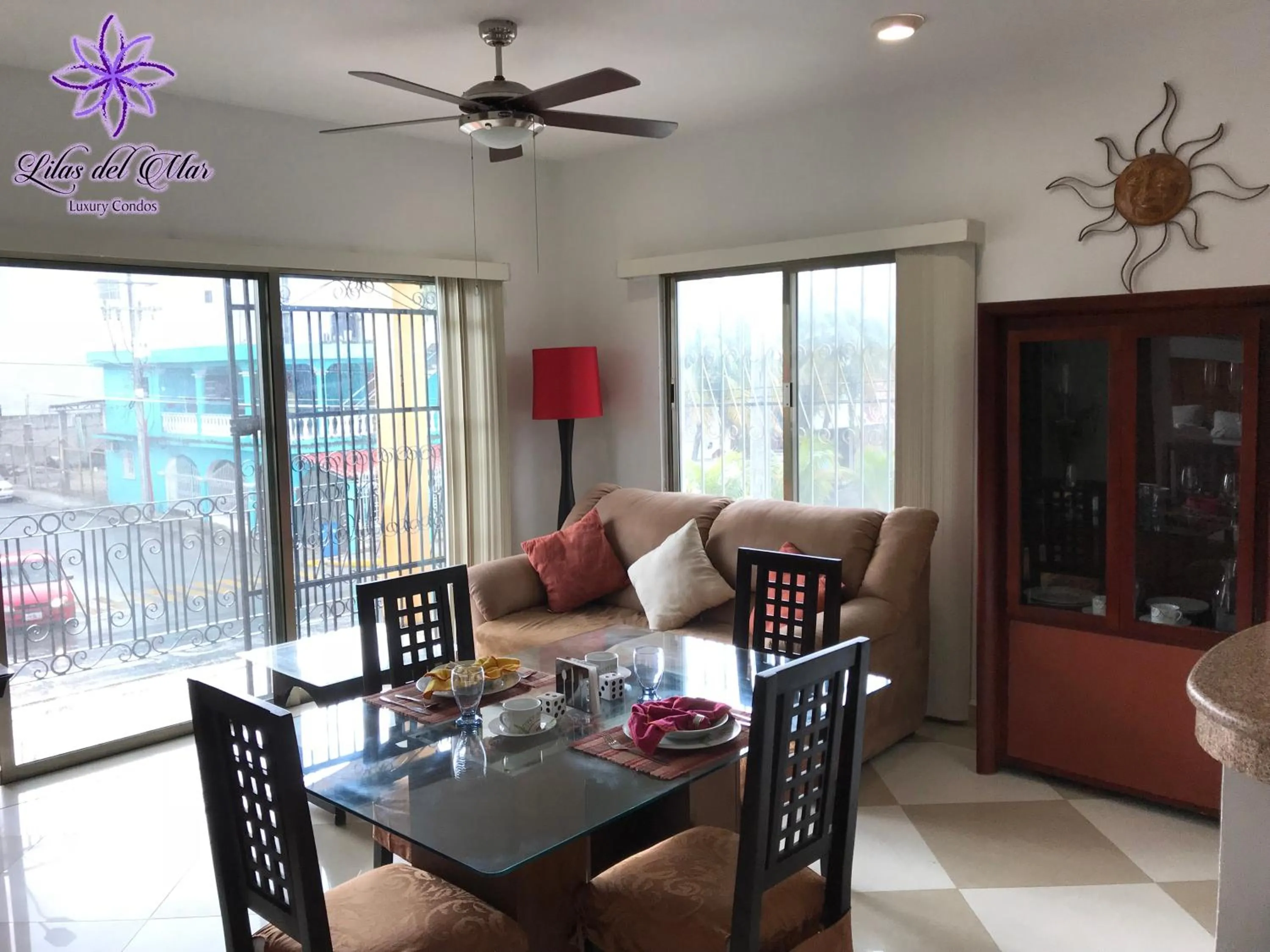 Living room in Lilas del Mar Apartments