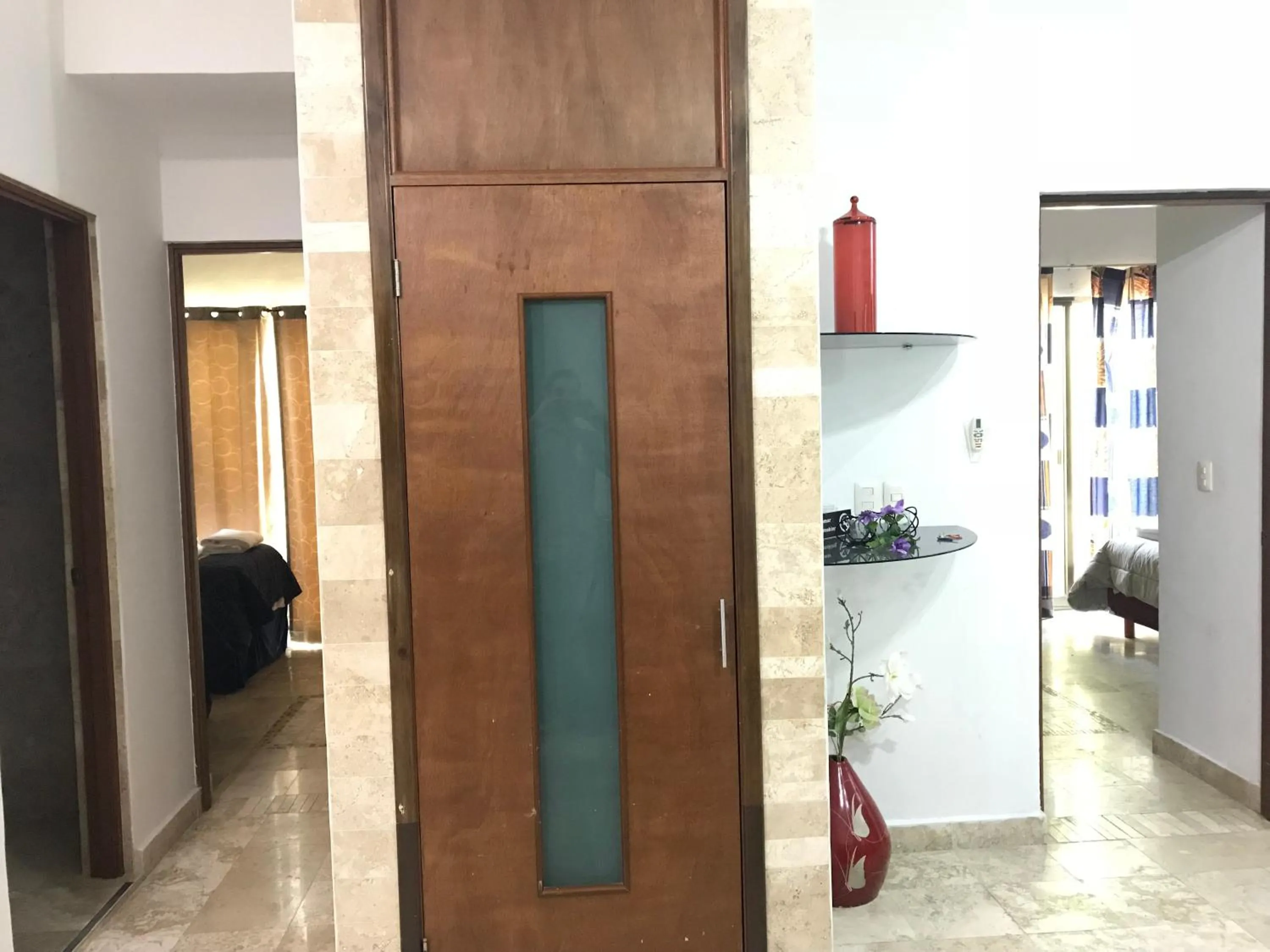 wardrobe in Lilas del Mar Apartments