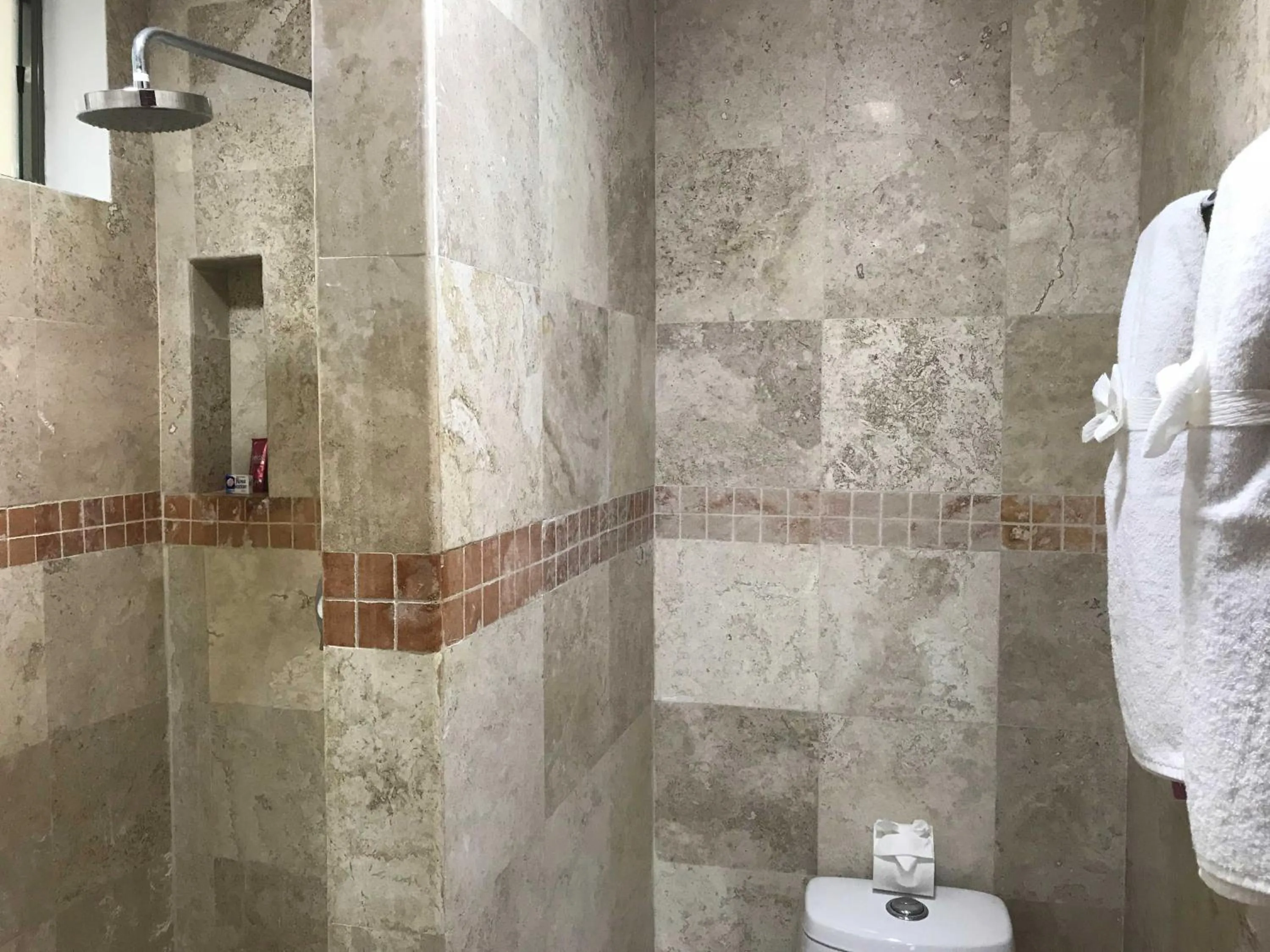 Shower in Lilas del Mar Apartments