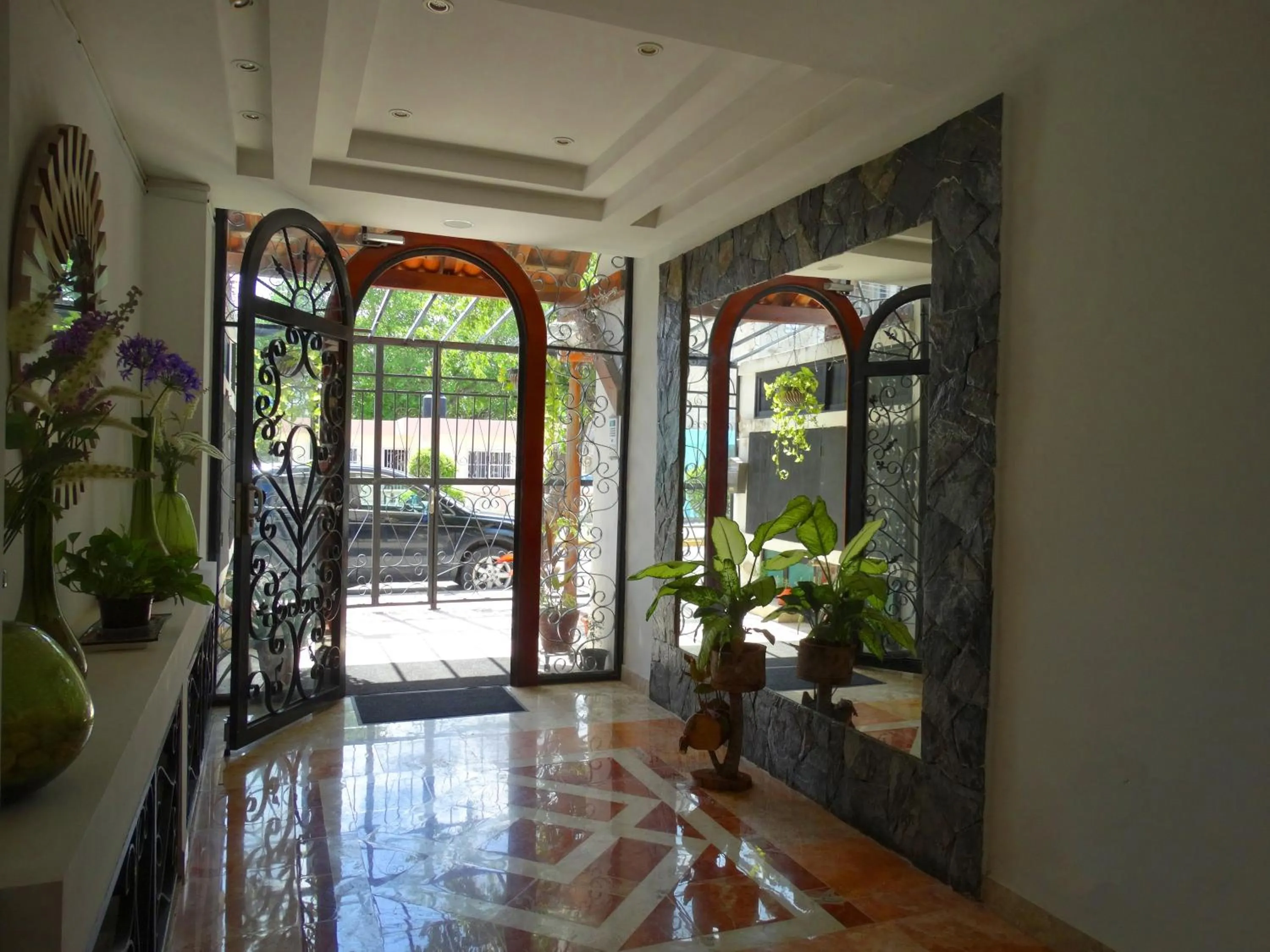 Facade/entrance in Lilas del Mar Apartments