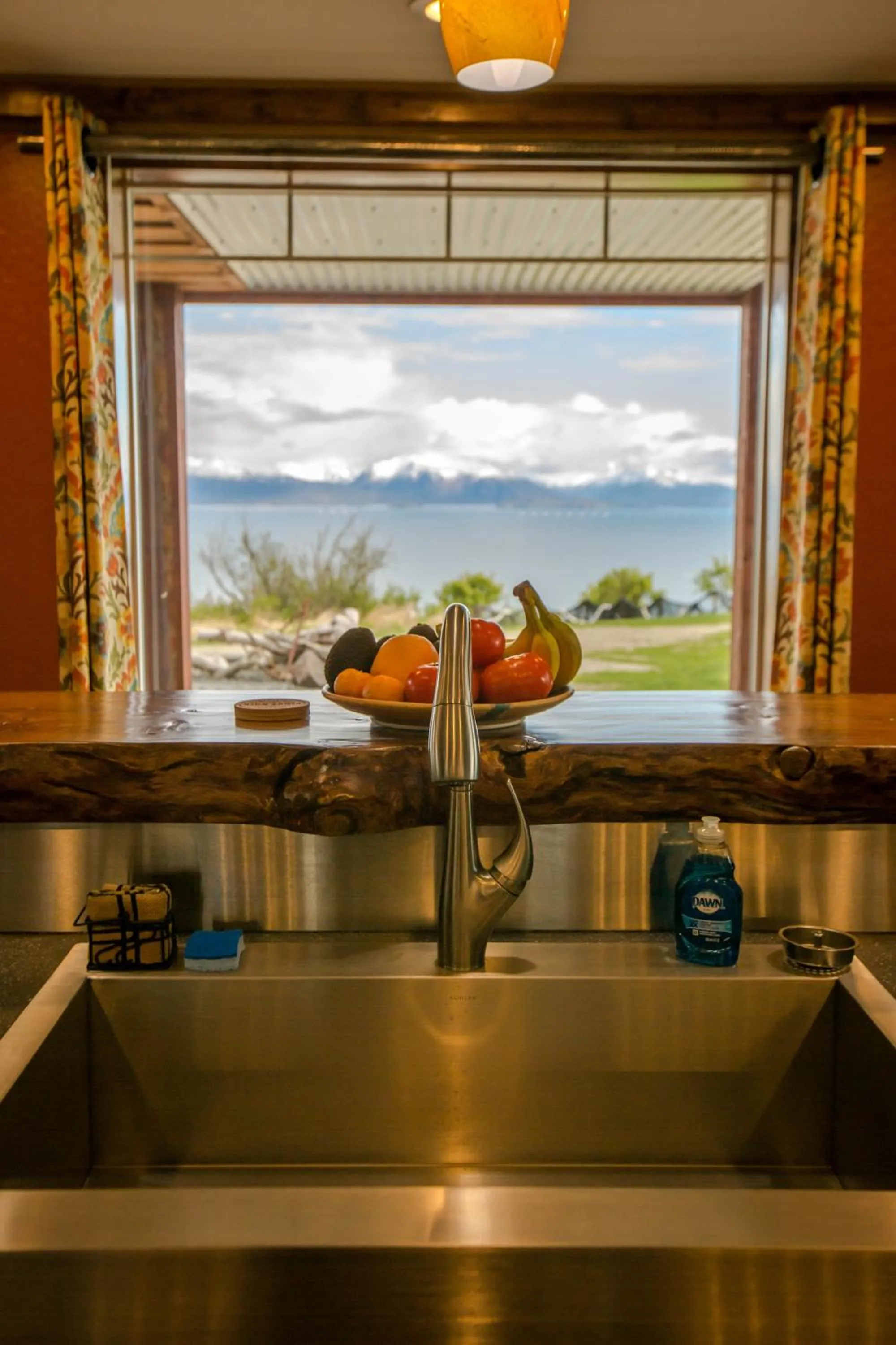 Kitchen or kitchenette in Baycrest Lodge