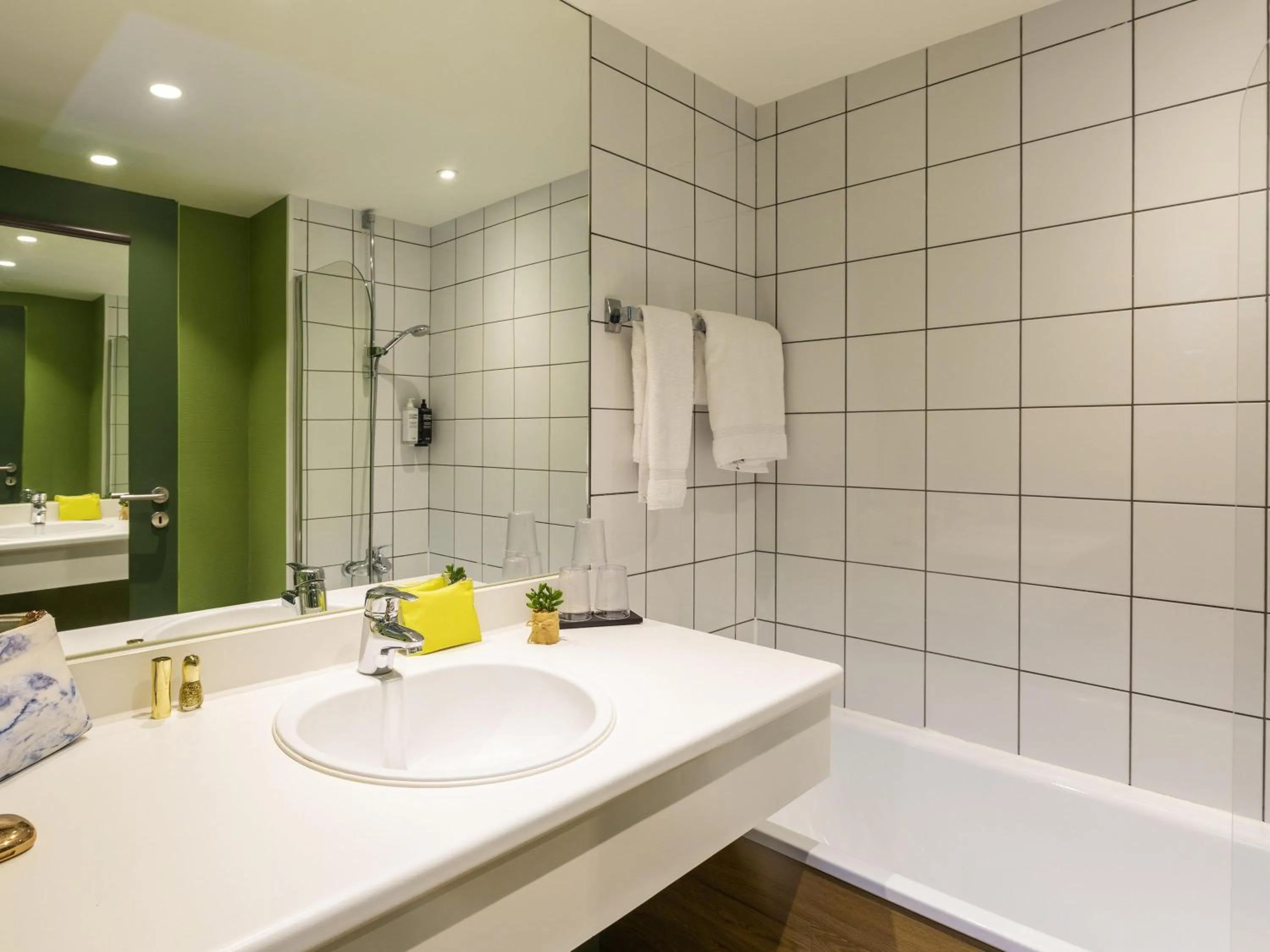 Bedroom in Ibis Styles Arlon Porte du Luxembourg