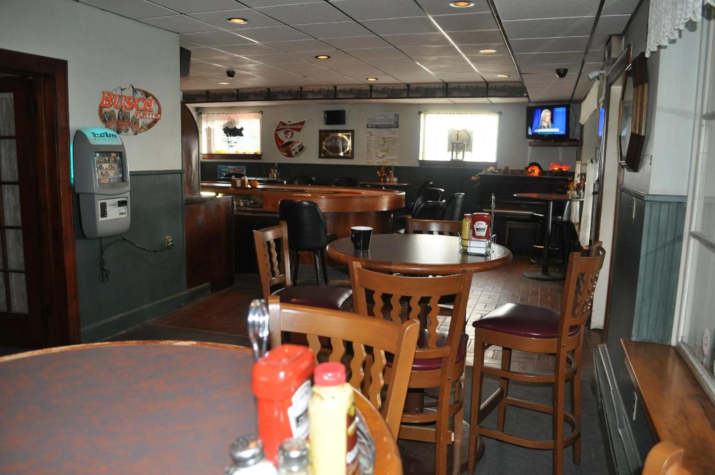 Restaurant/places to eat in Lakewood Lodge & Restaurant