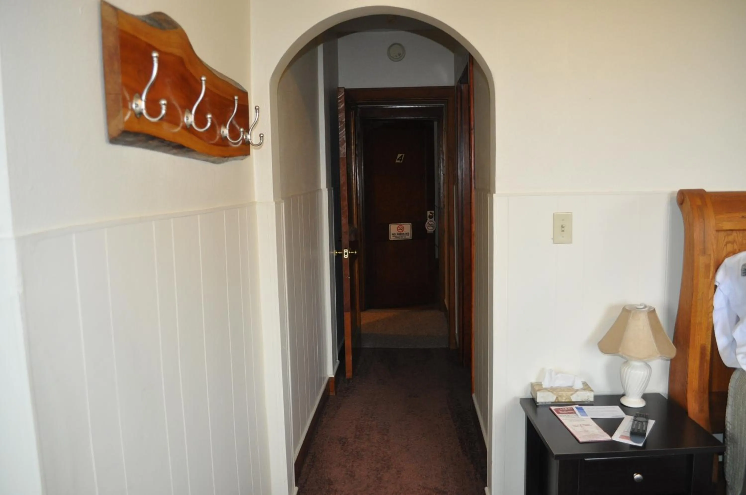 Lakewood Lodge & Restaurant