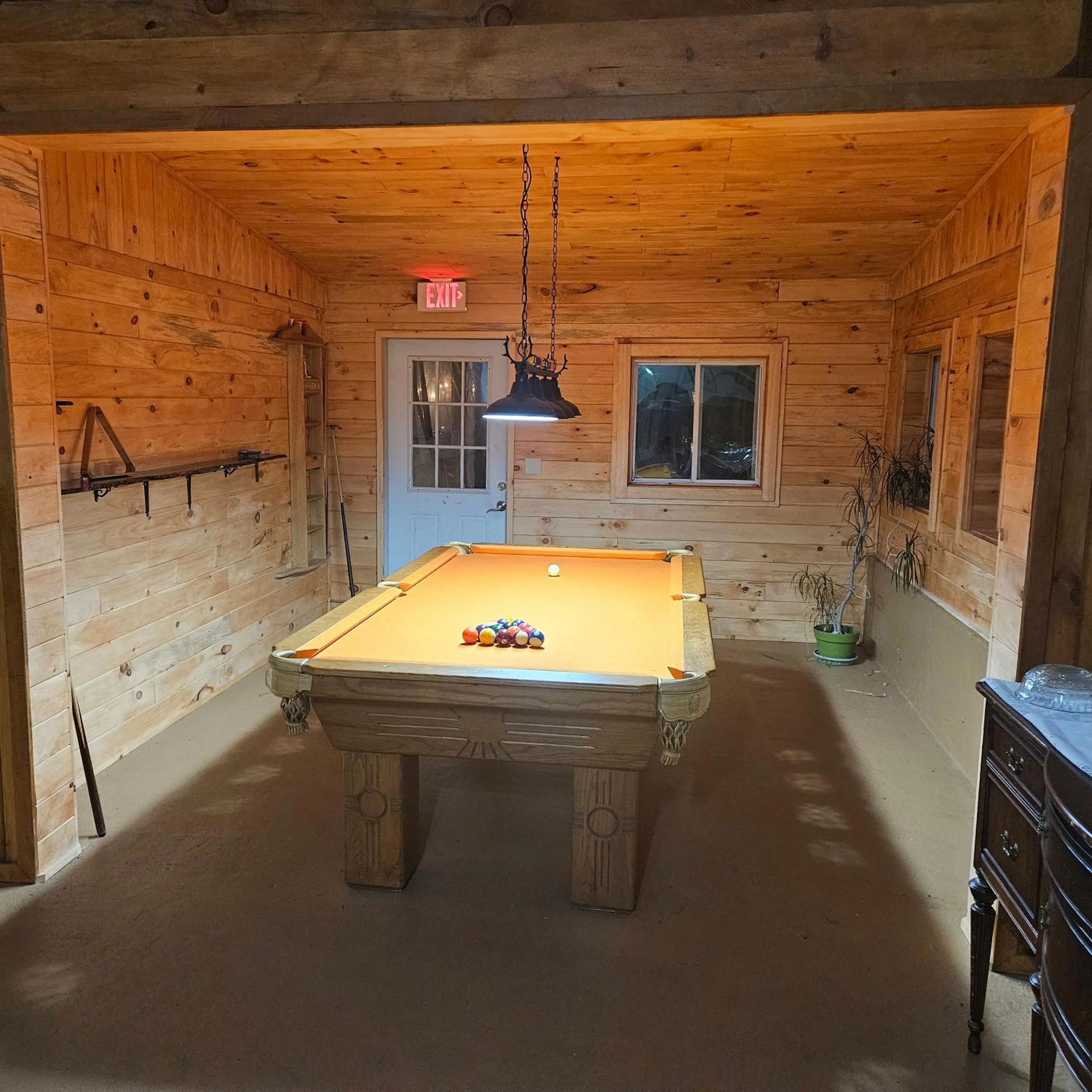 Billiard in Lakewood Lodge & Restaurant