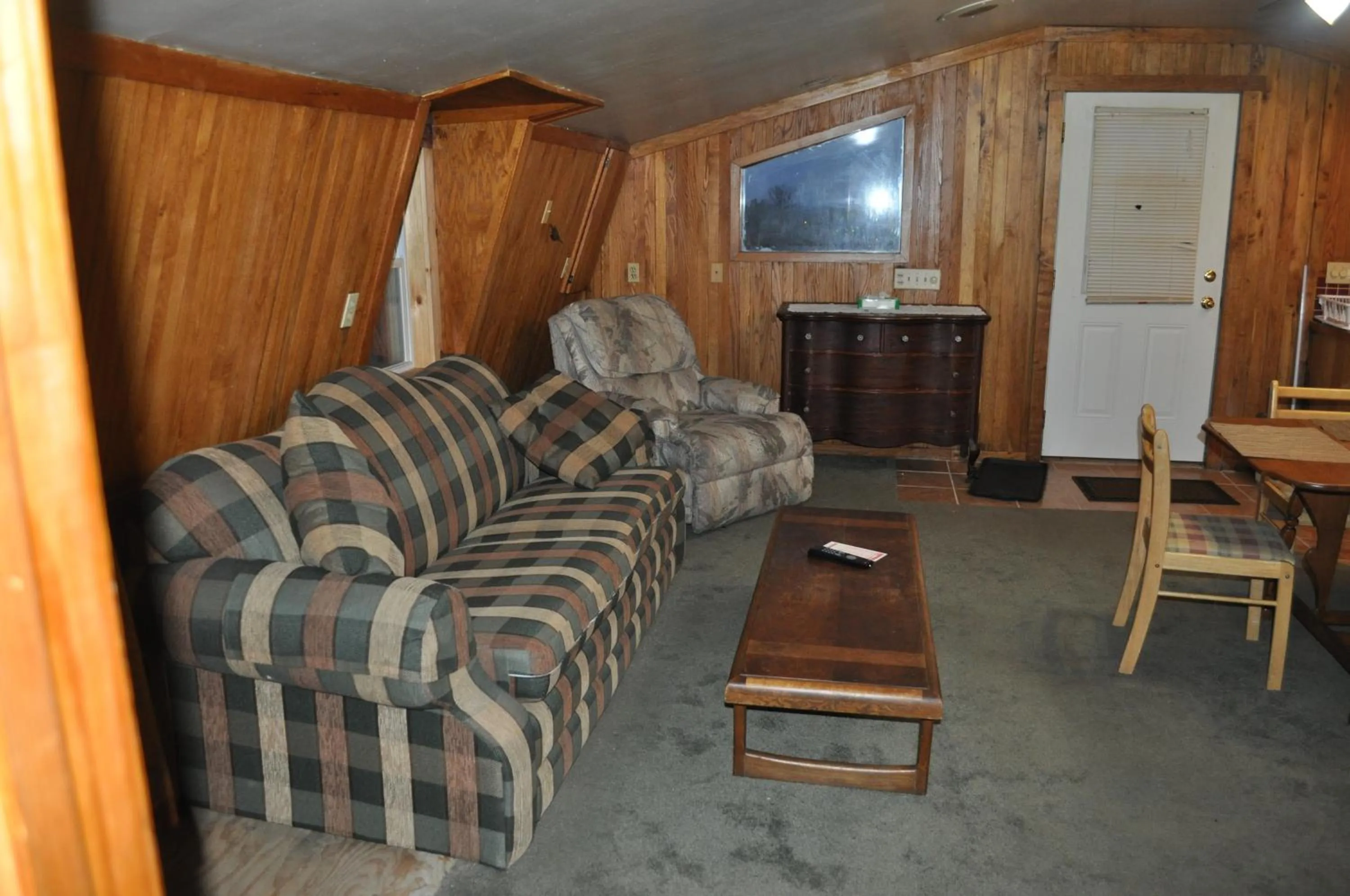 Living room in Lakewood Lodge & Restaurant