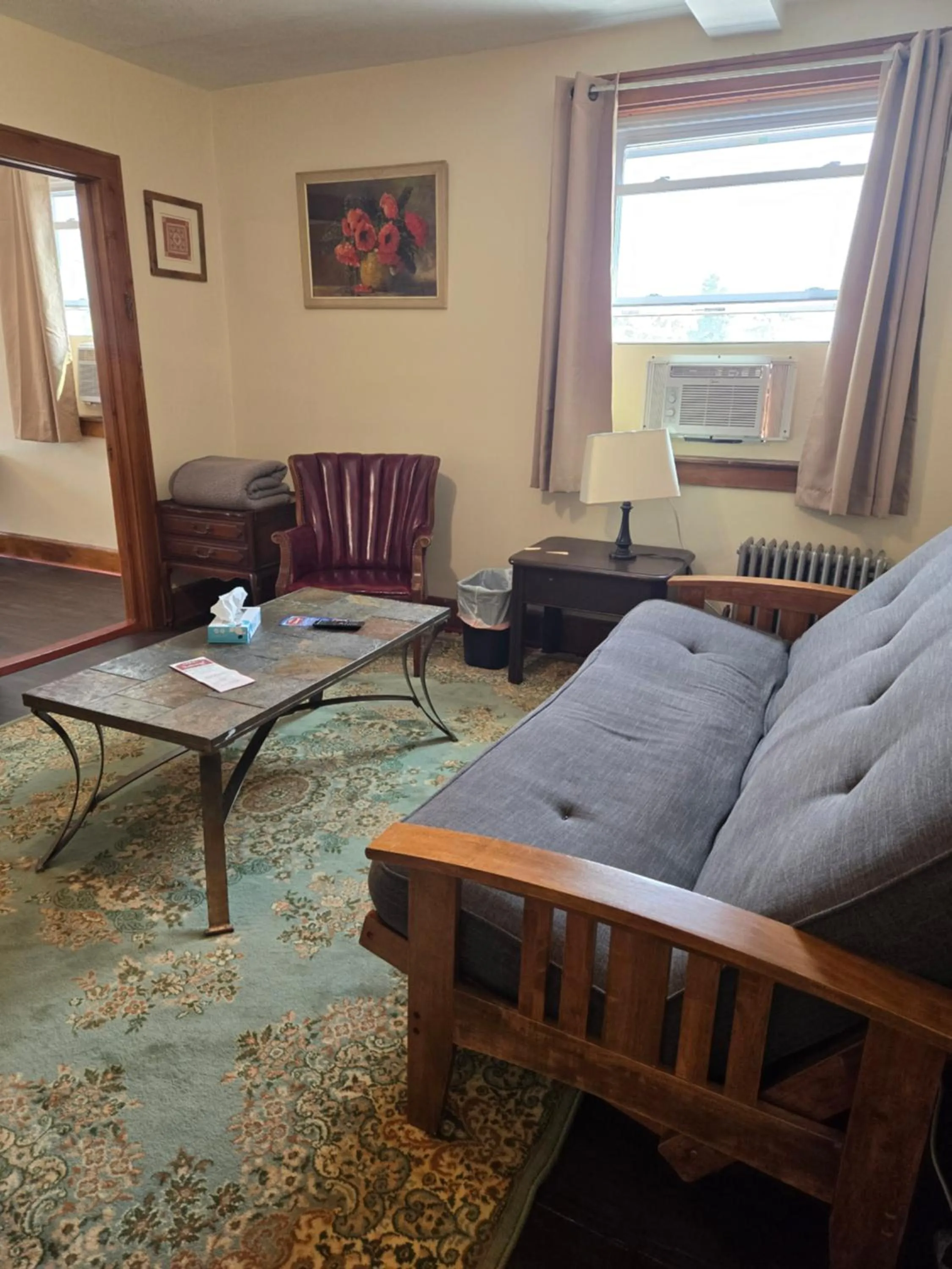 Living room in Lakewood Lodge & Restaurant