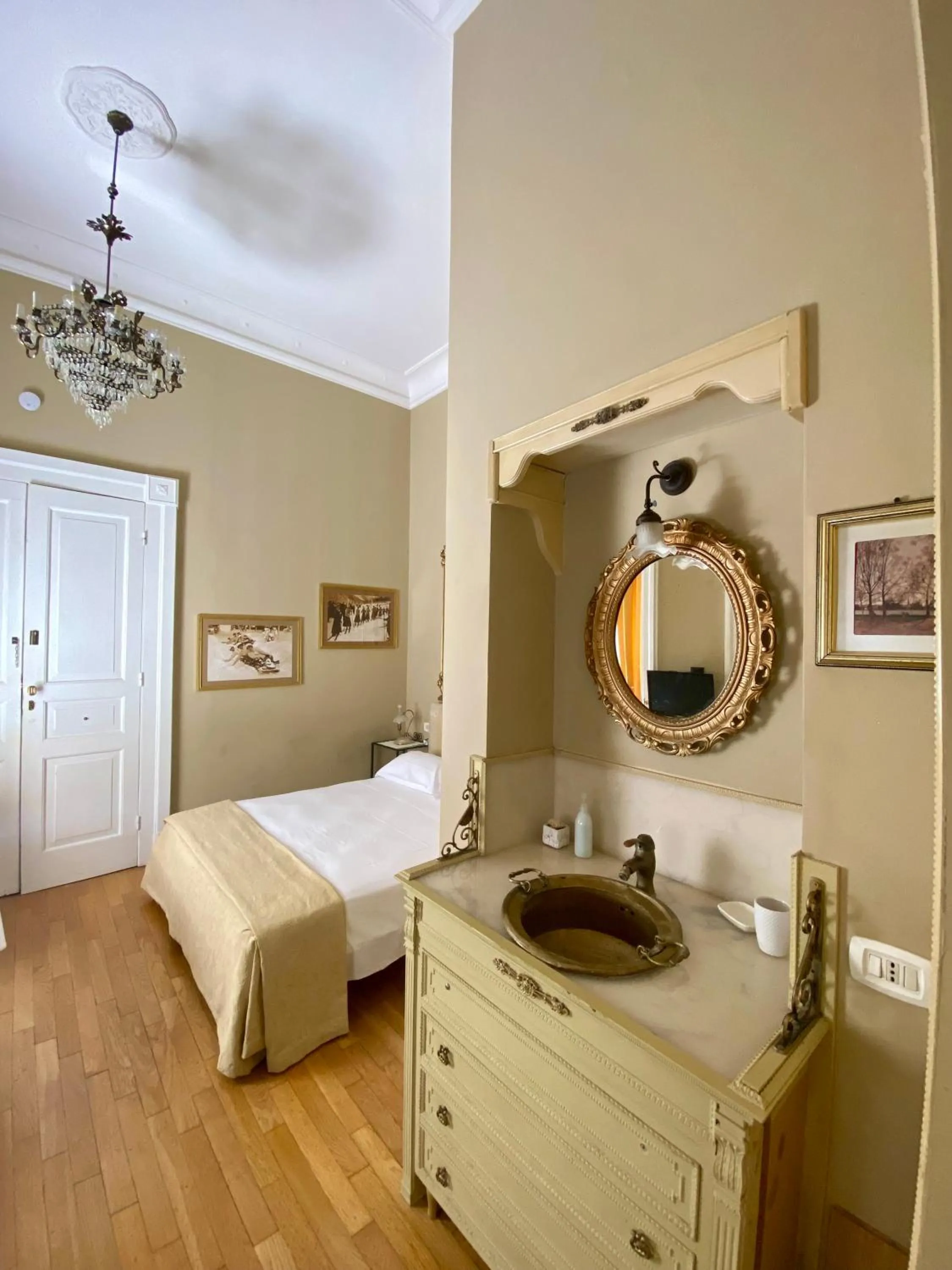 Bed in Monfort Club B&B