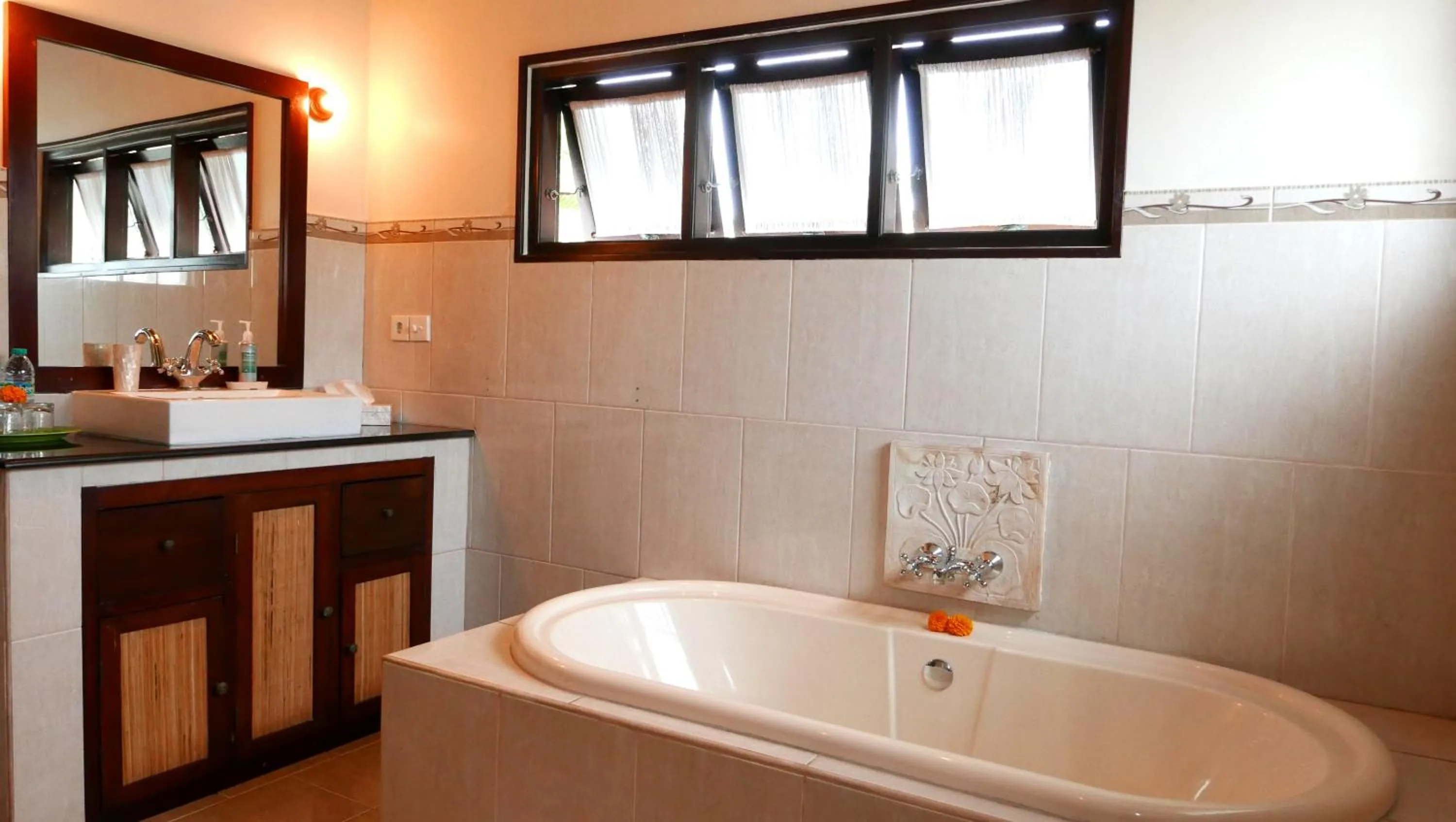 Hot Tub in Istana Balian - Boutique Hotel Resort