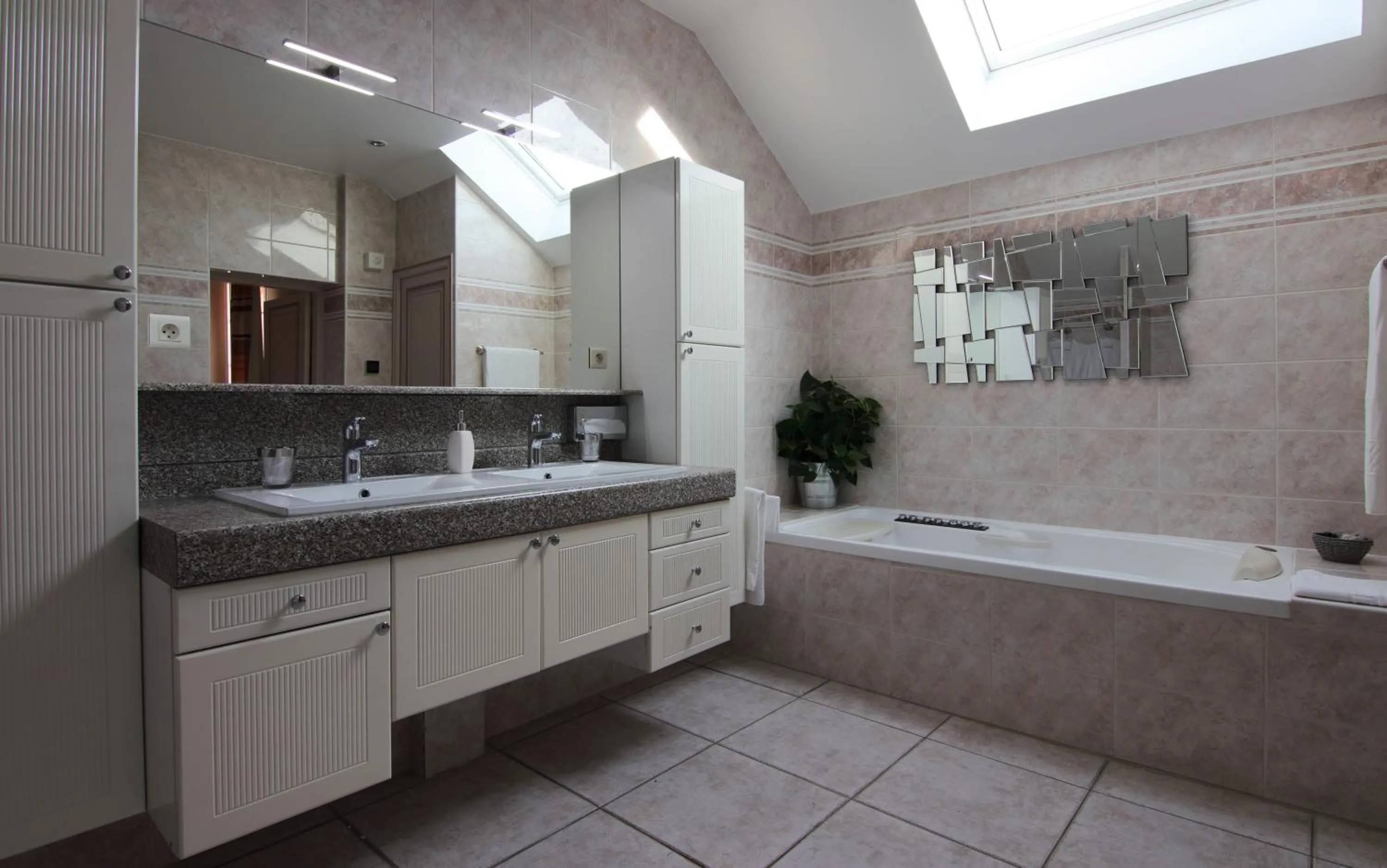 Bathroom in Le Mas Champenois