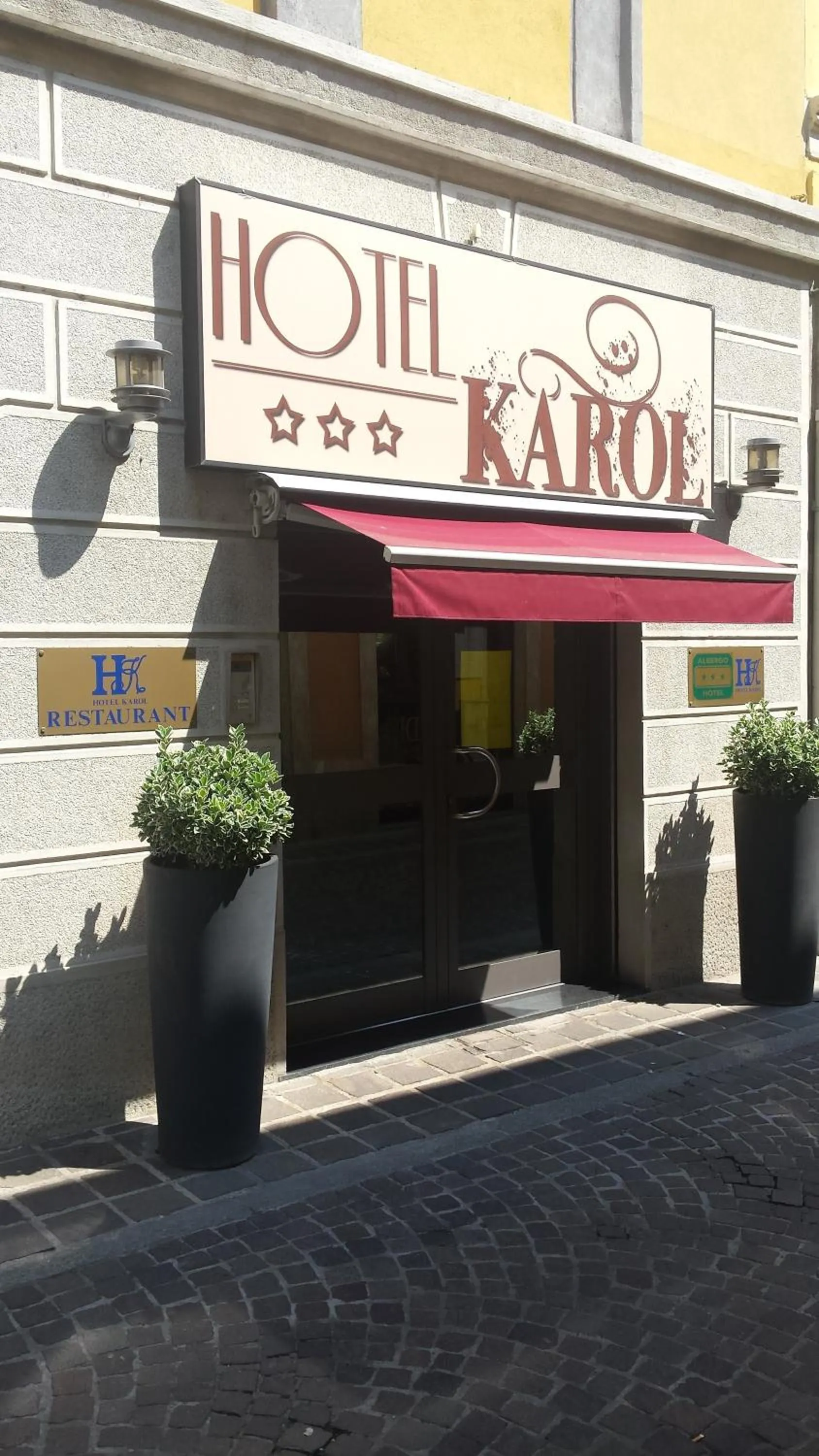 Facade/entrance in Hotel Karol
