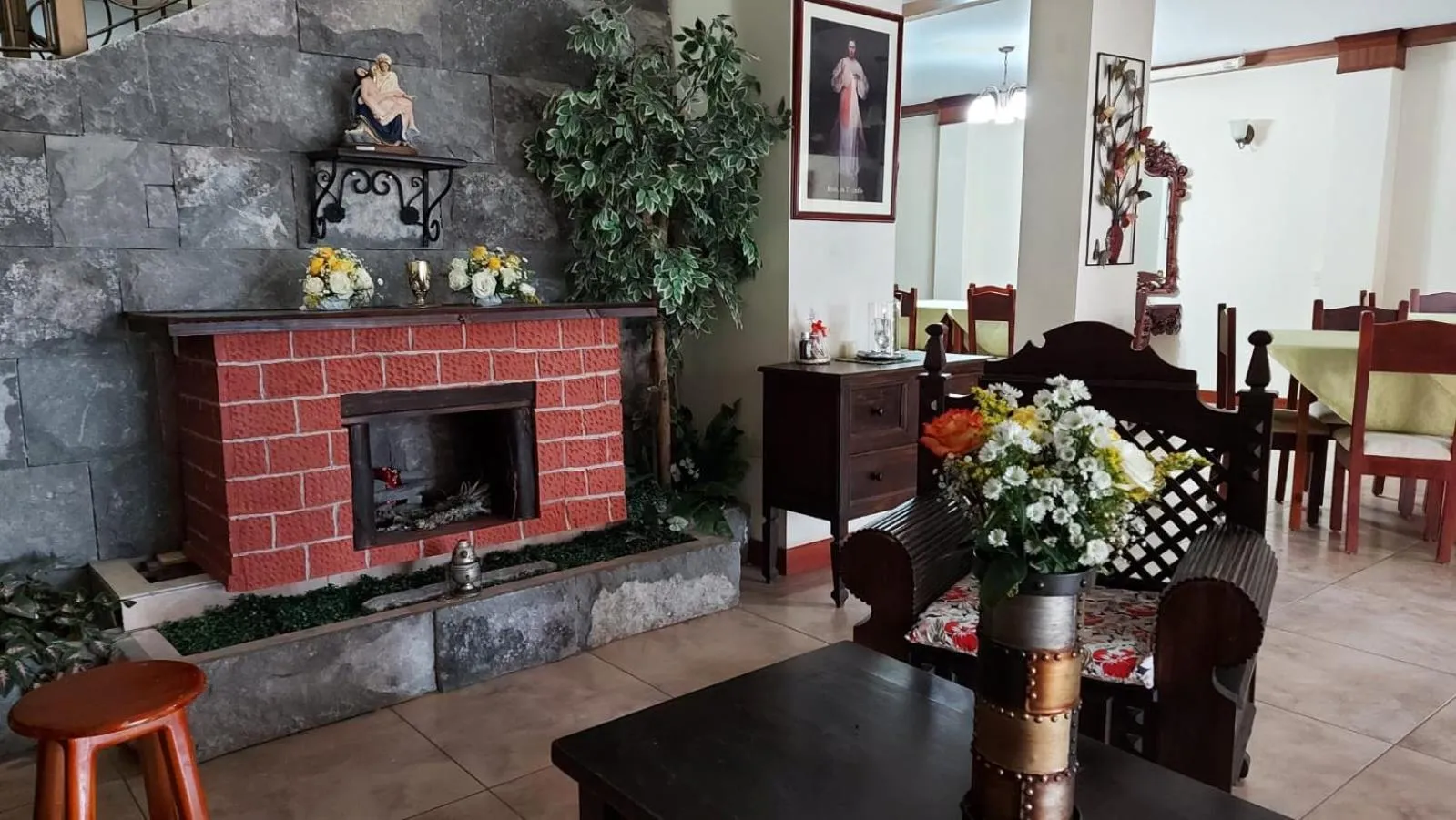 Lobby or reception in El Cardenal Hotel