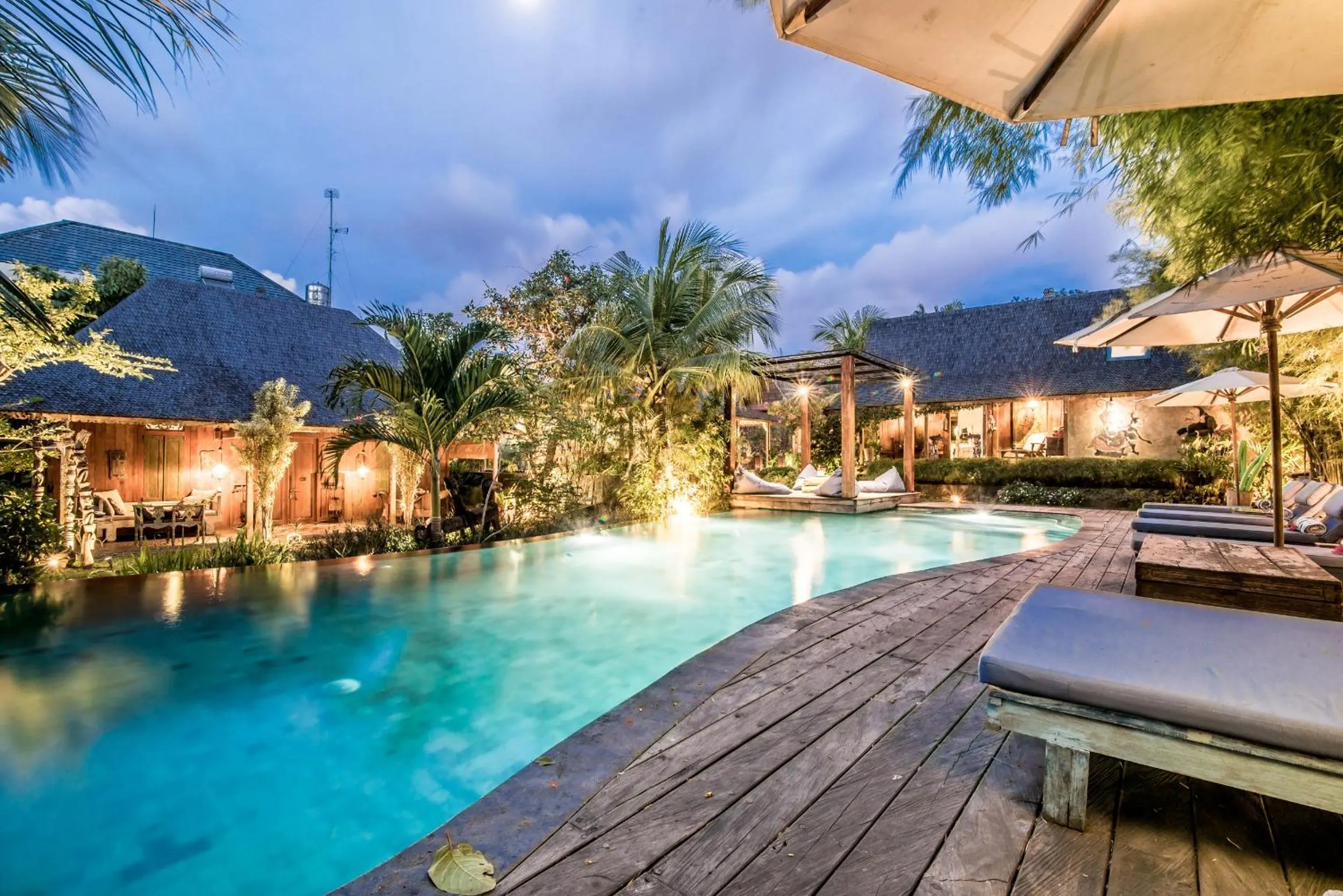 Swimming pool in Wayang Retreat