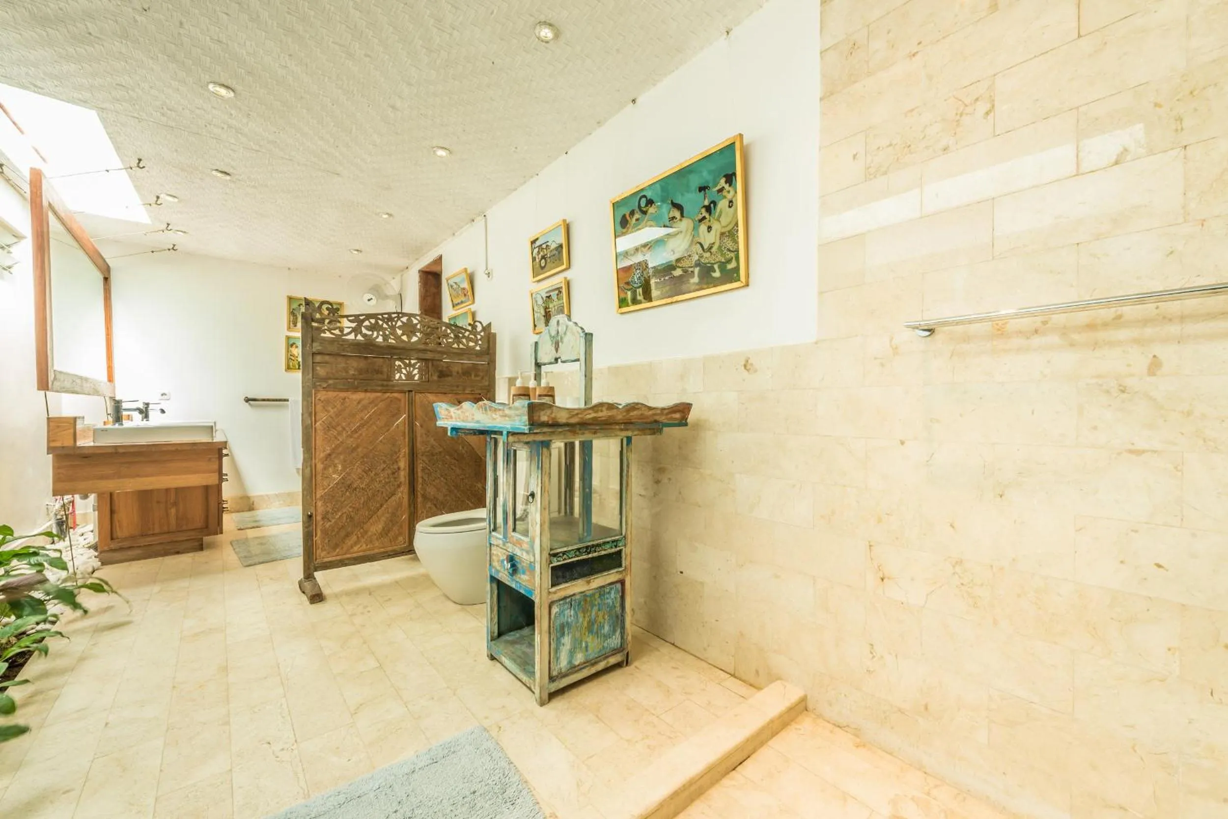 Shower in Wayang Retreat