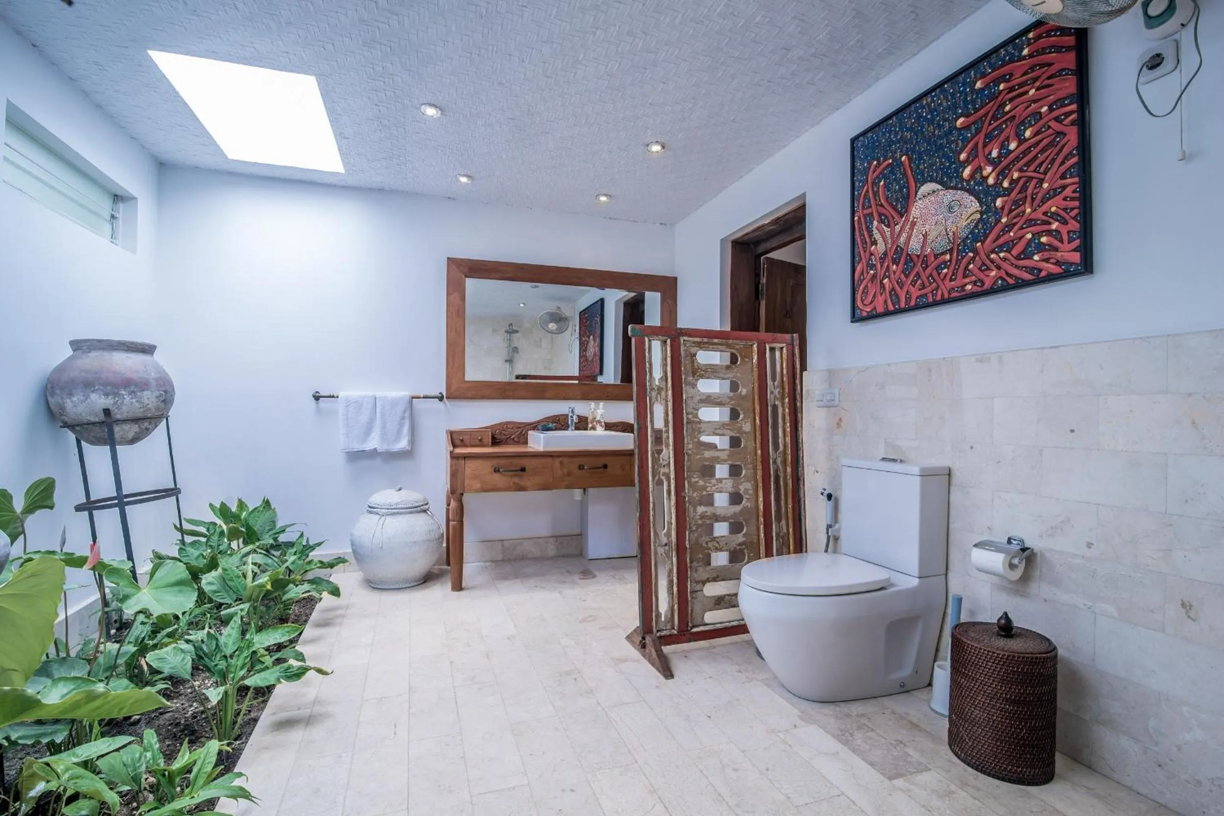 Shower in Wayang Retreat