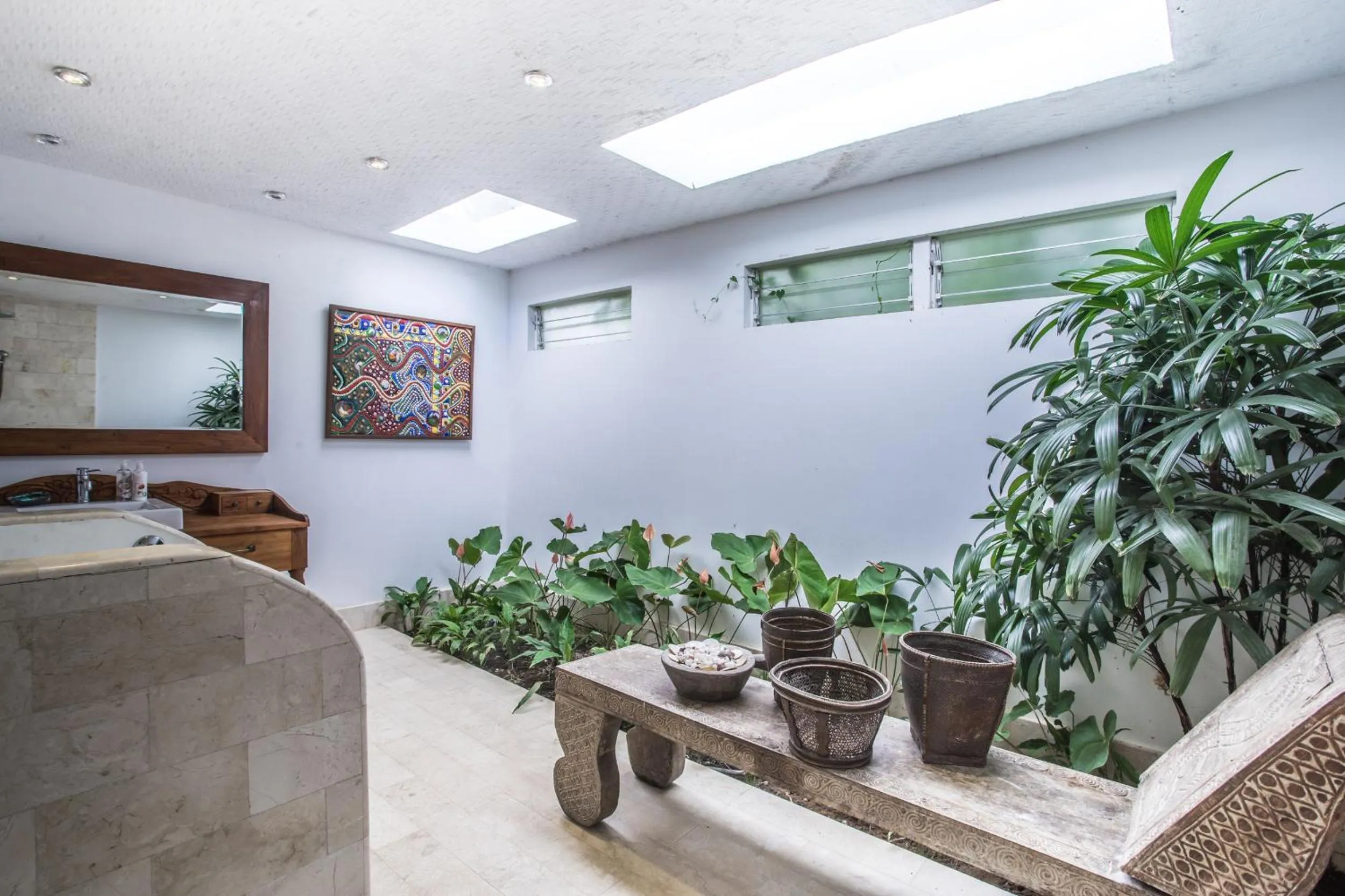 Shower in Wayang Retreat