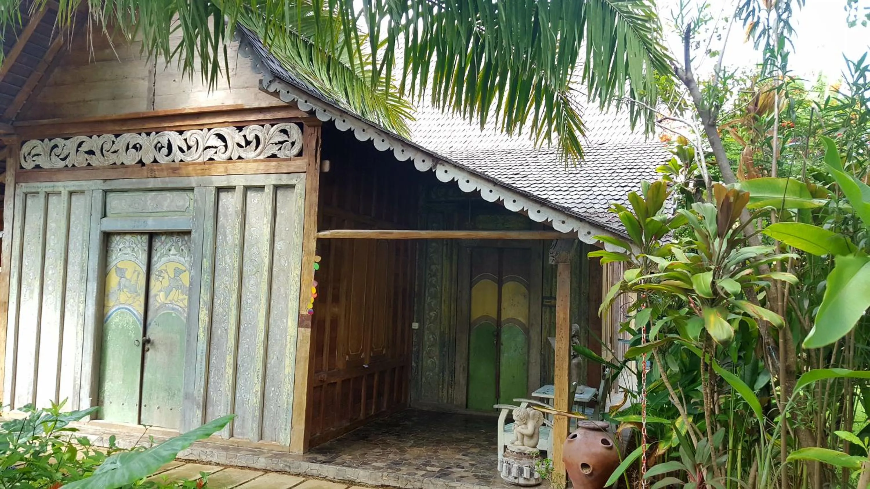Patio in Wayang Retreat