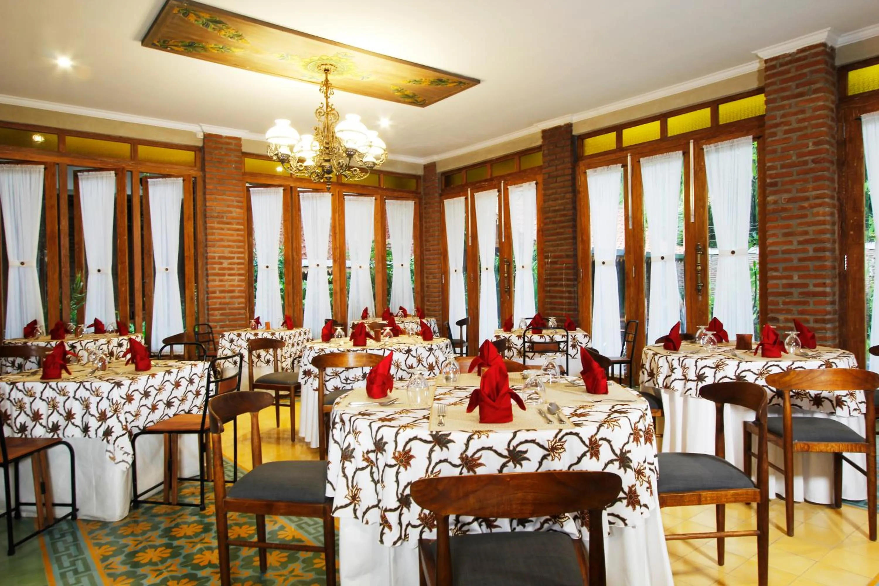 Restaurant/places to eat in Joglo Mandapa Boutique Hotel