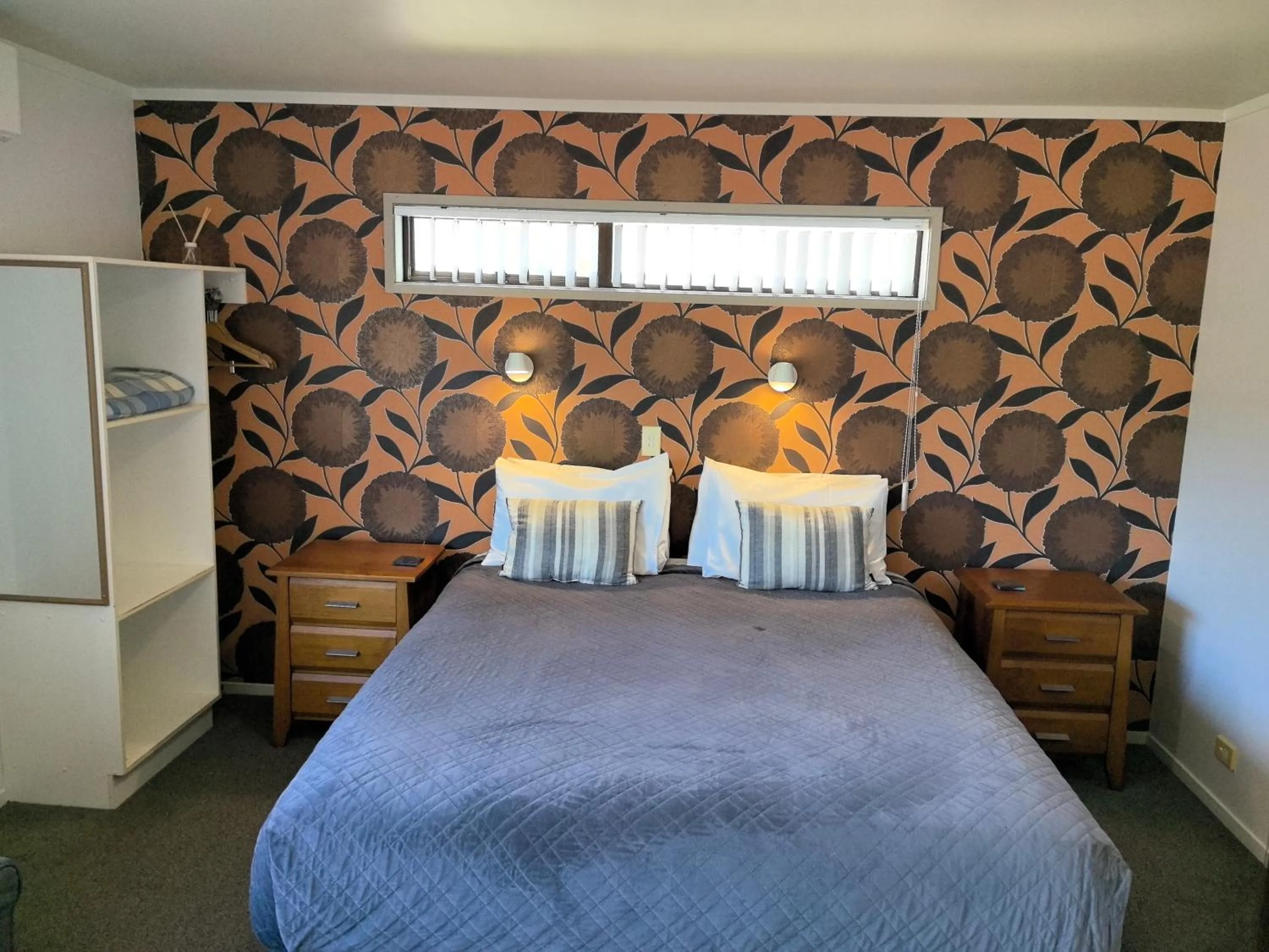 Bed in Aquarius Motel