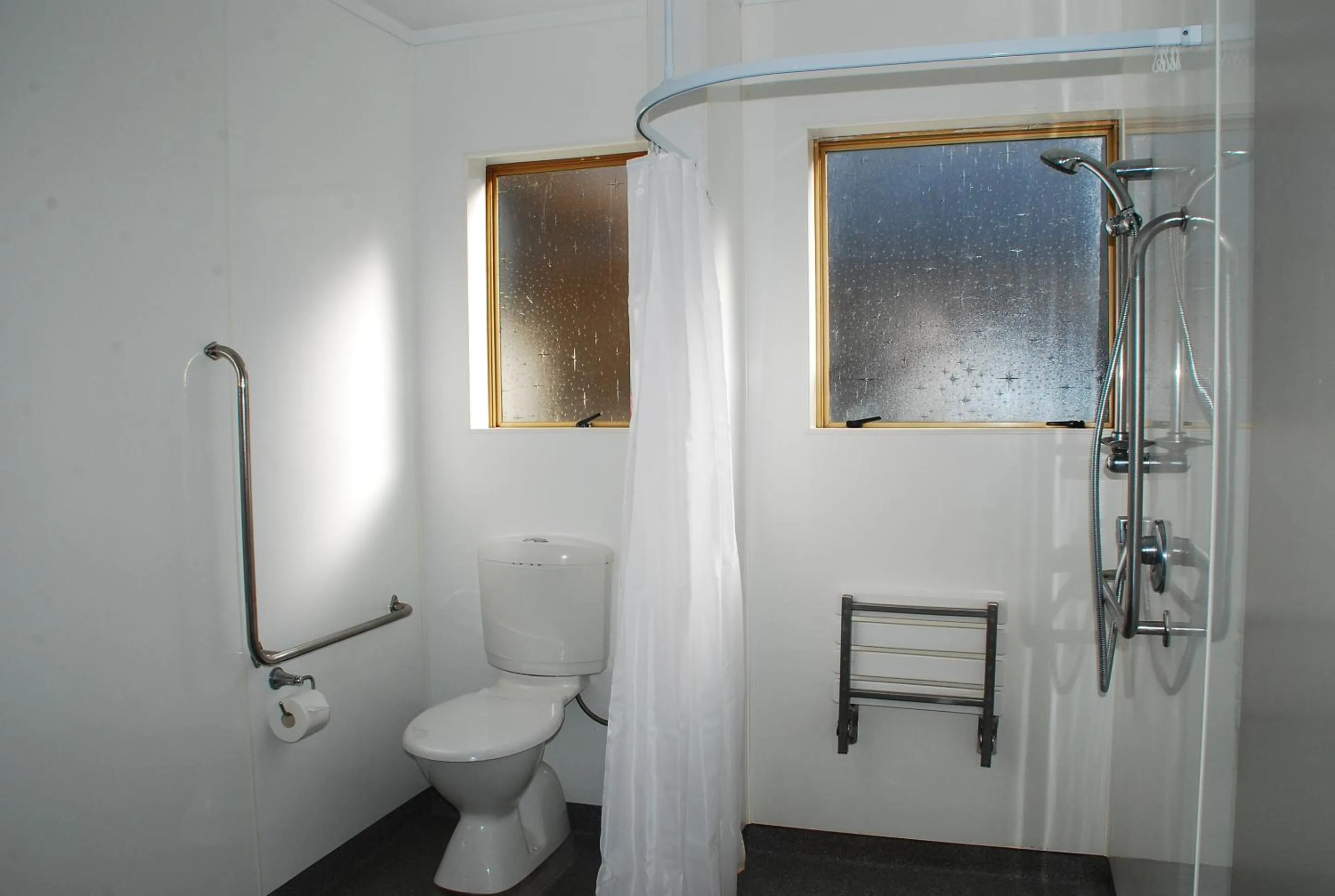 Shower in Aquarius Motel