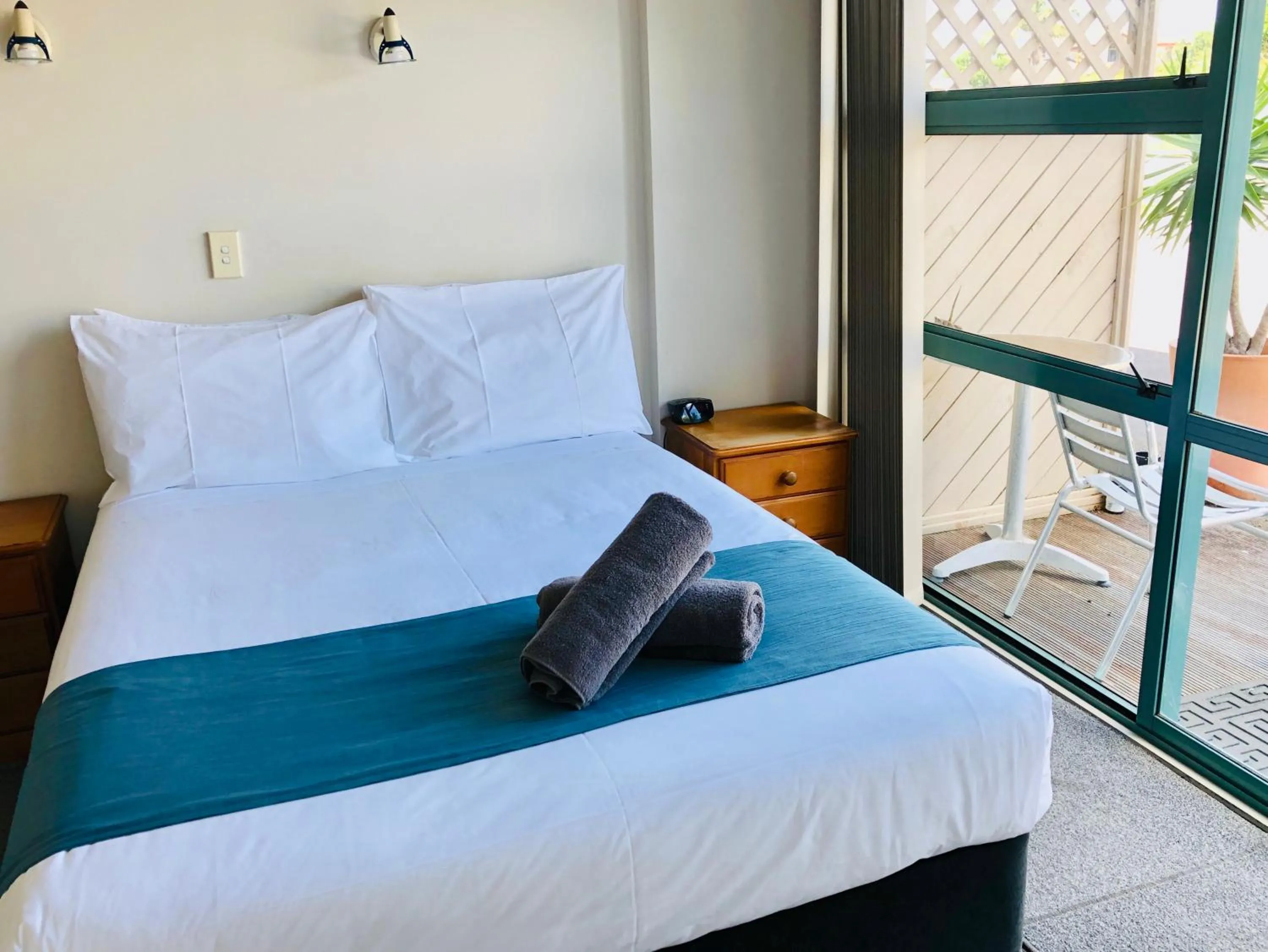 Bed in Aquarius Motel