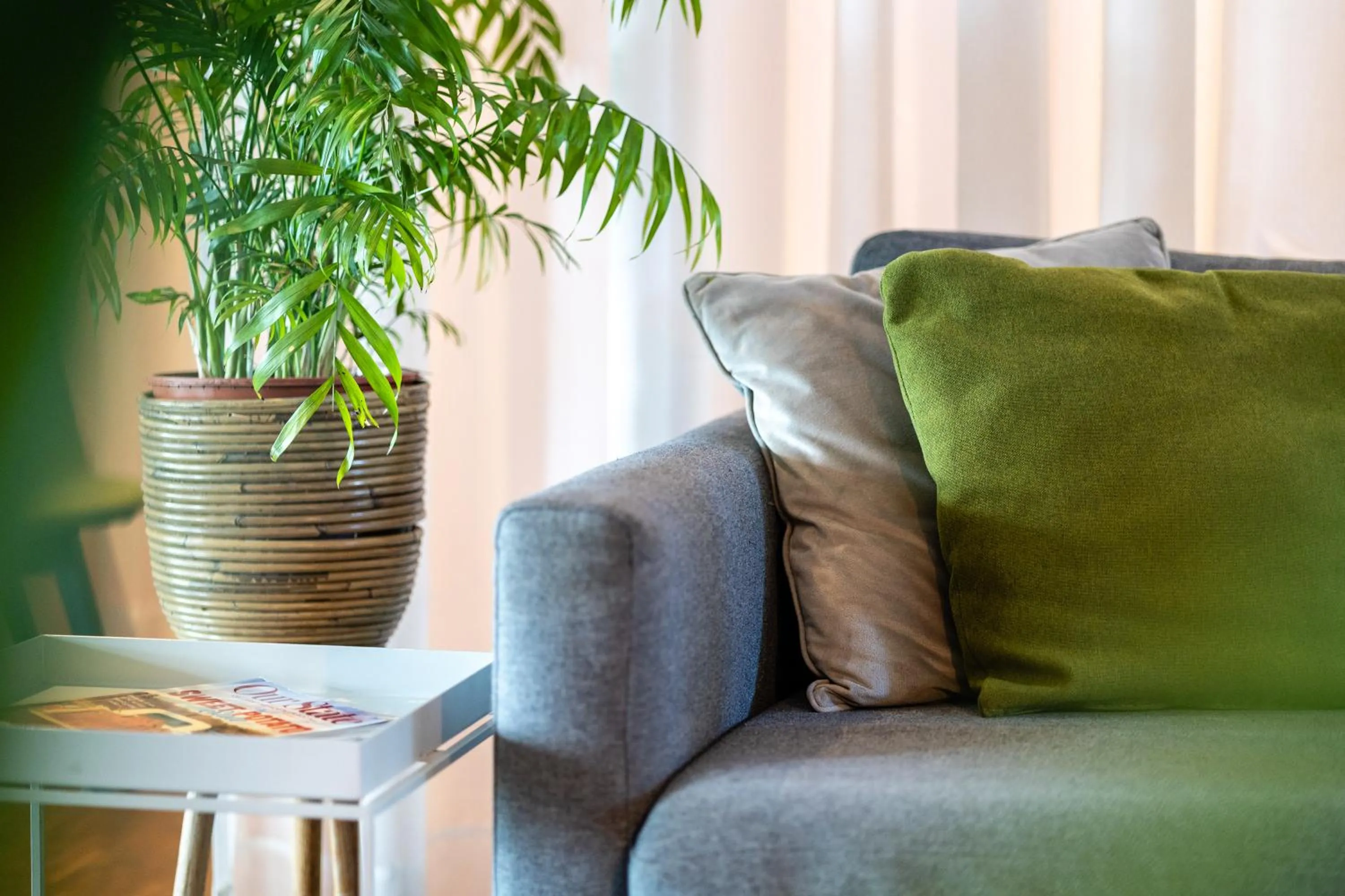 Seating area in Holiday Inn Express Mechelen City Centre by IHG