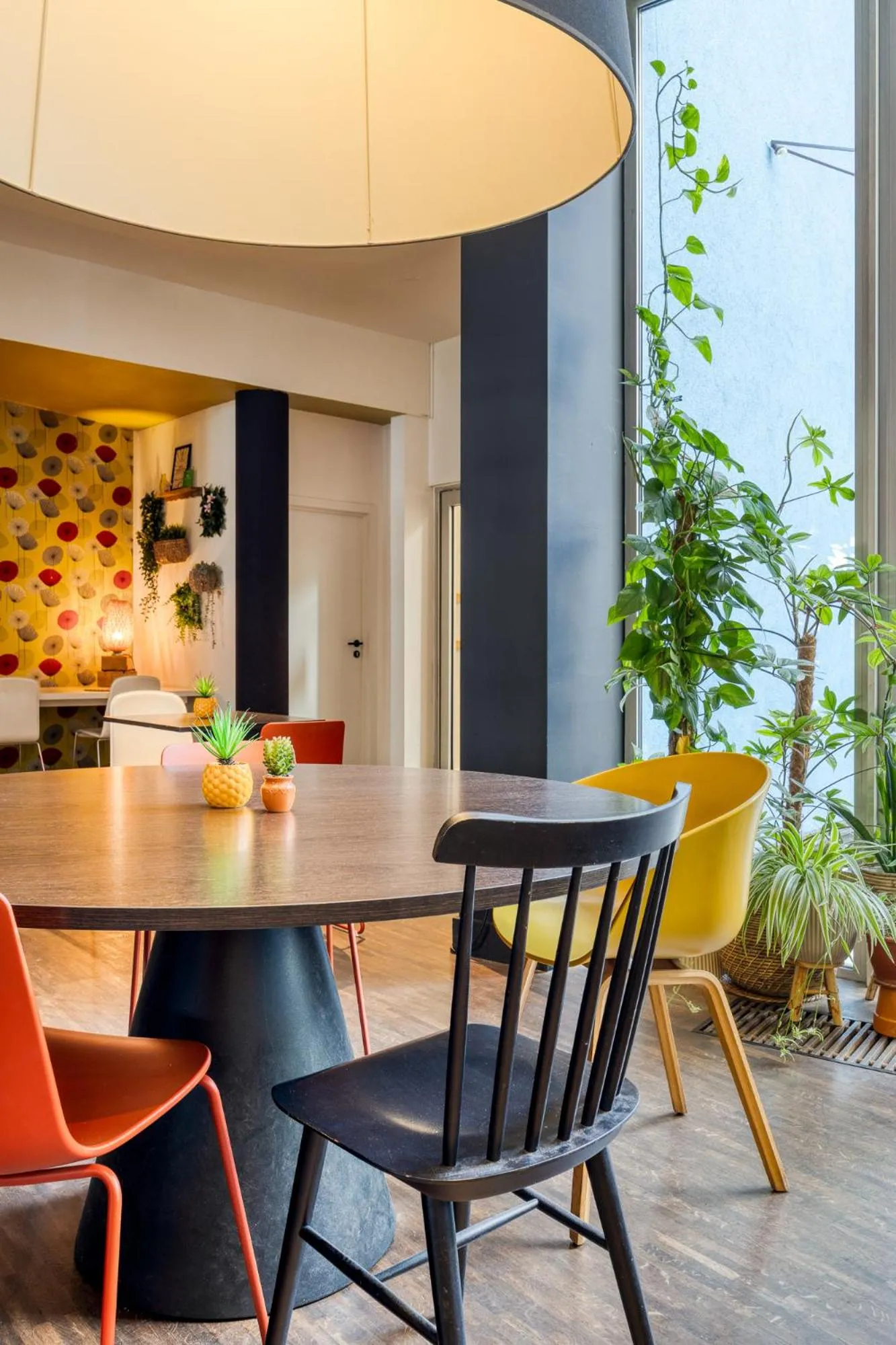 Lounge or bar in Holiday Inn Express Mechelen City Centre by IHG