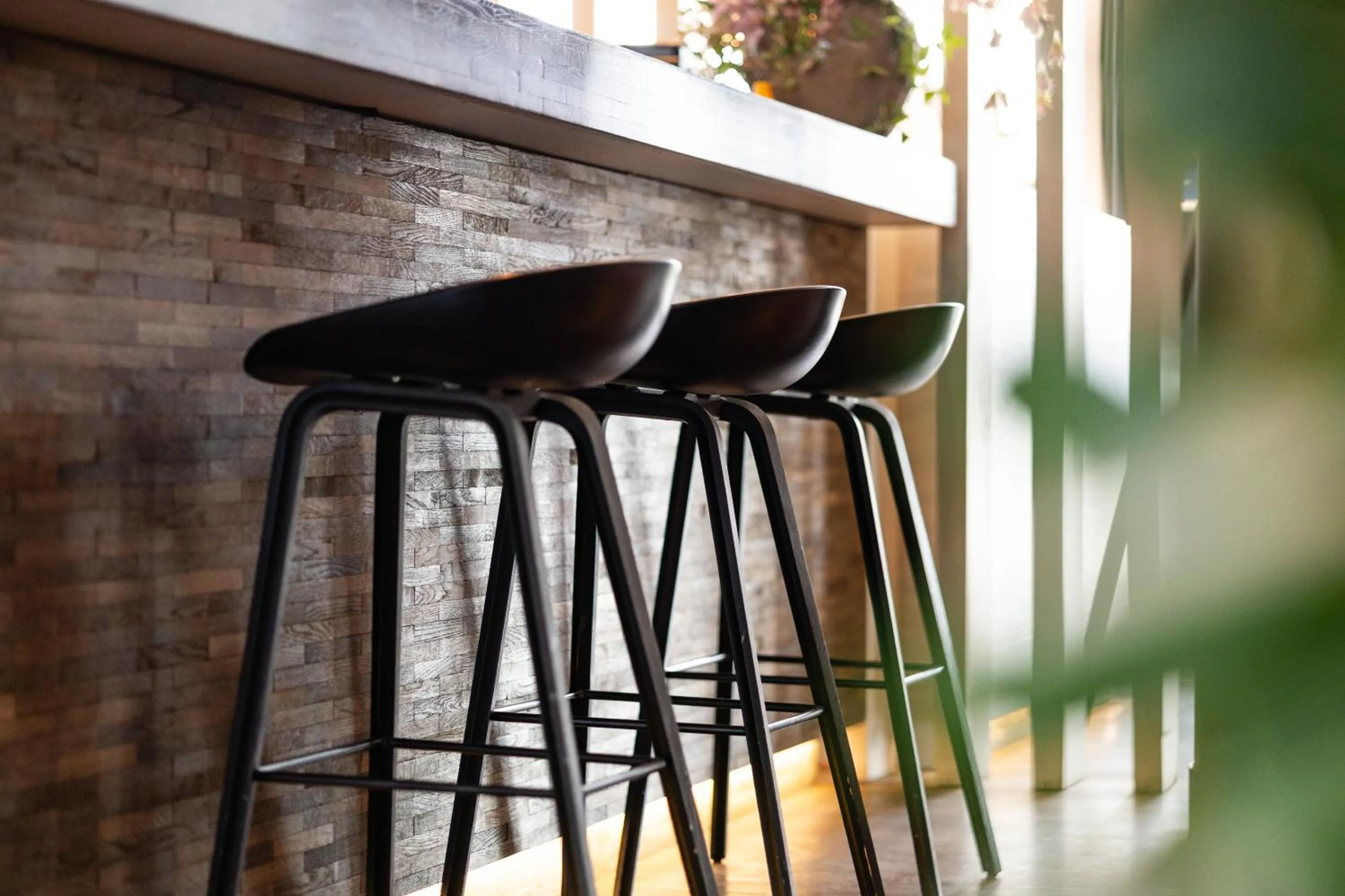 Lounge or bar in Holiday Inn Express Mechelen City Centre by IHG