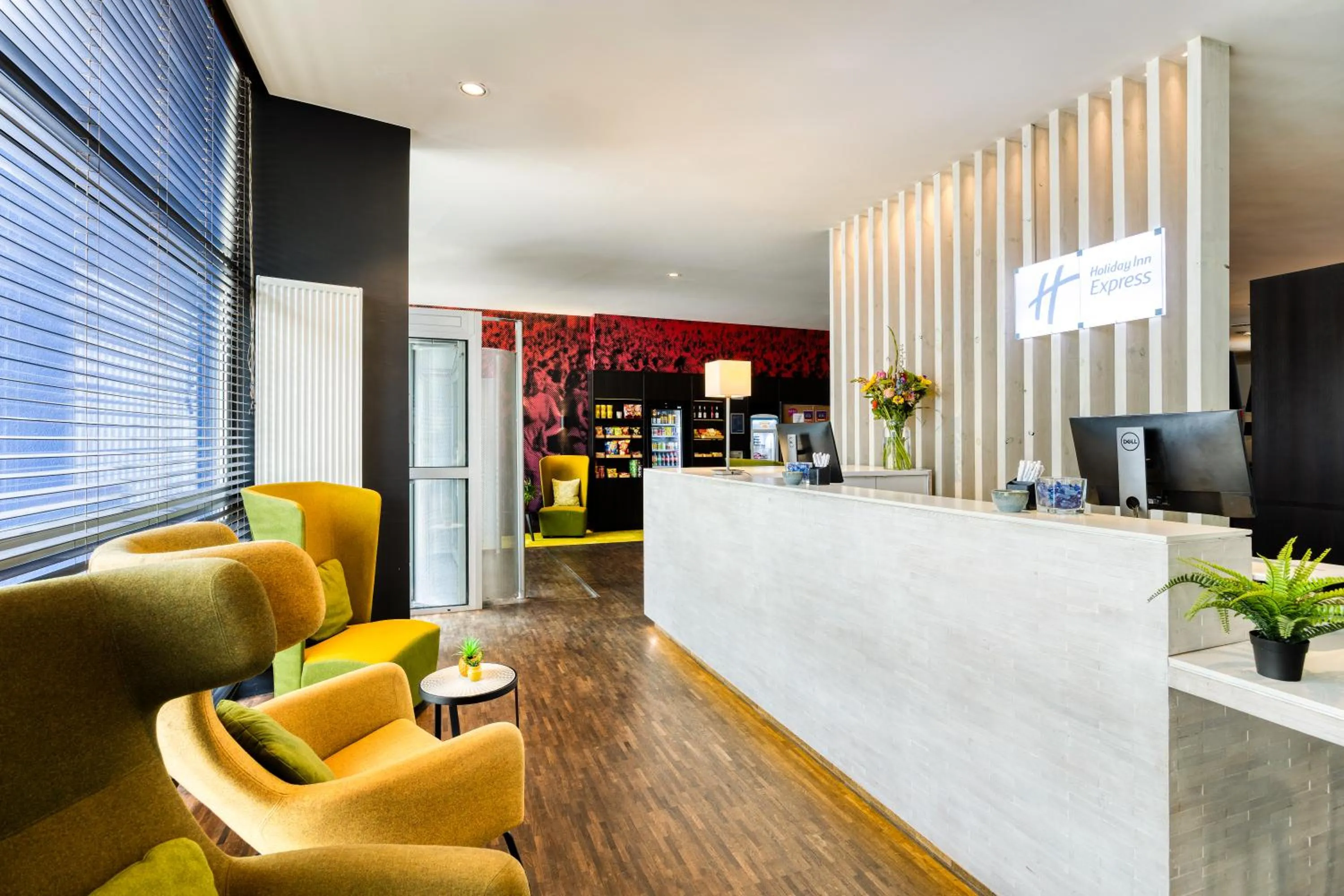 Lobby or reception in Holiday Inn Express Mechelen City Centre by IHG