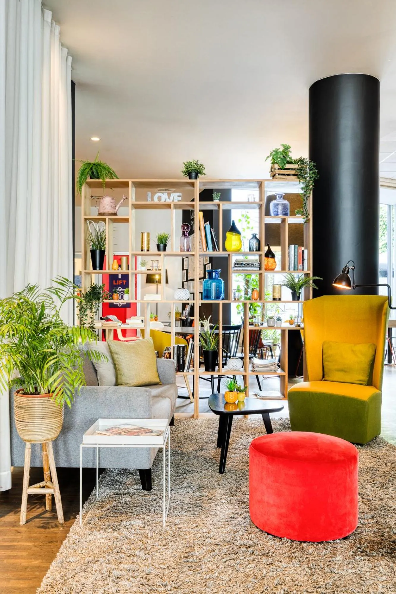 Lobby or reception in Holiday Inn Express Mechelen City Centre by IHG